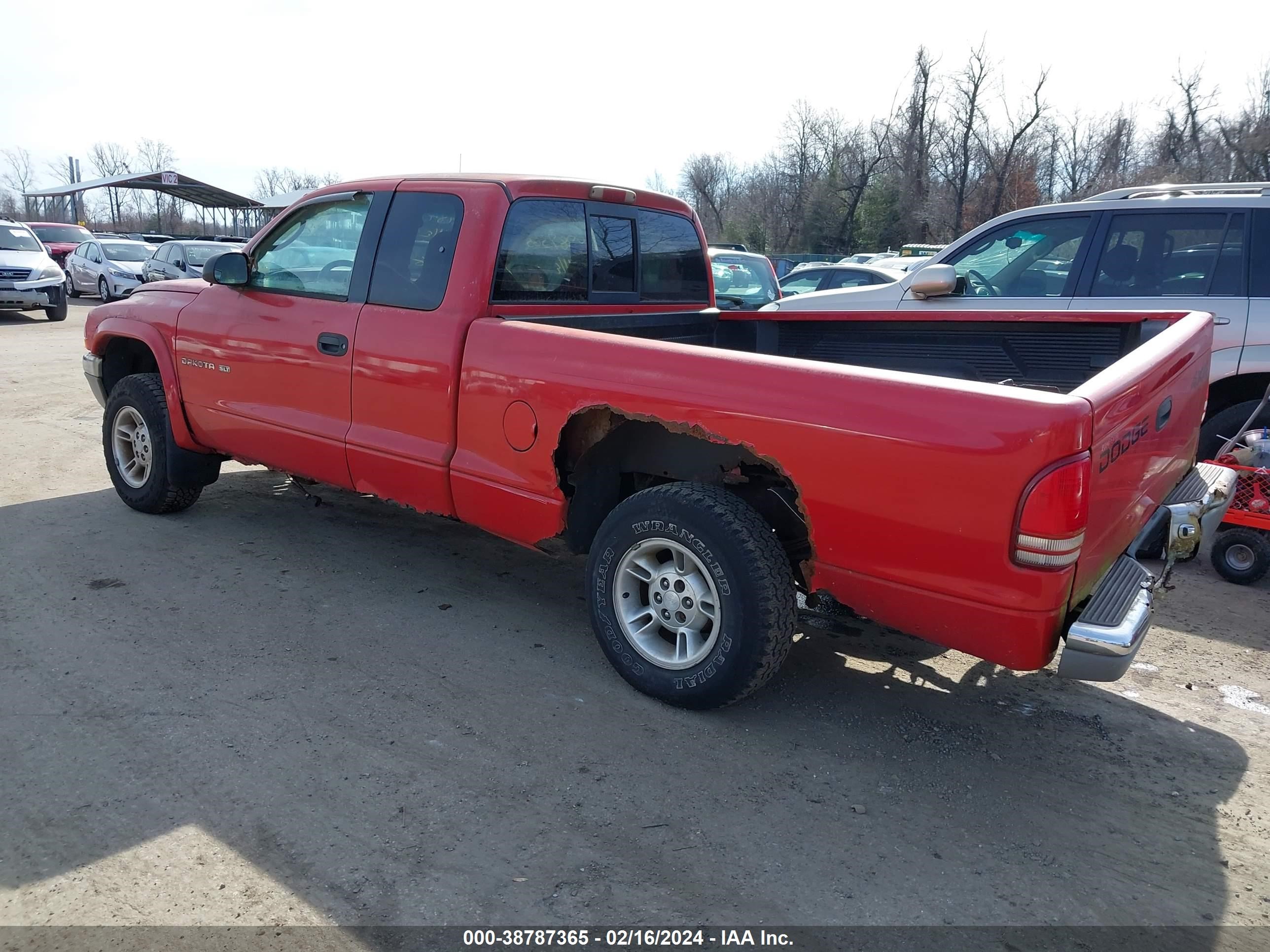 Photo 2 VIN: 1B7GG22N7YS704047 - DODGE DAKOTA 