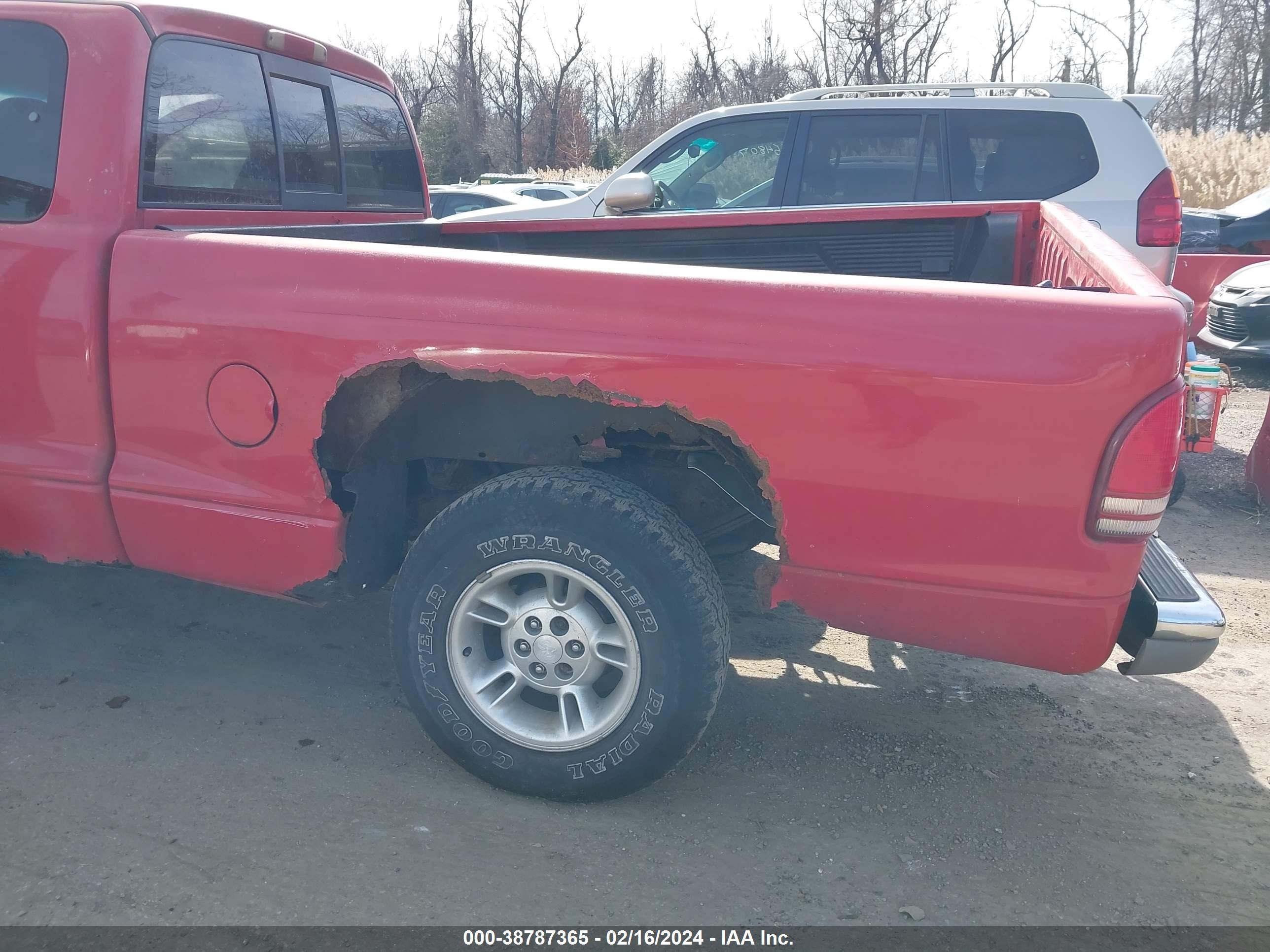 Photo 5 VIN: 1B7GG22N7YS704047 - DODGE DAKOTA 