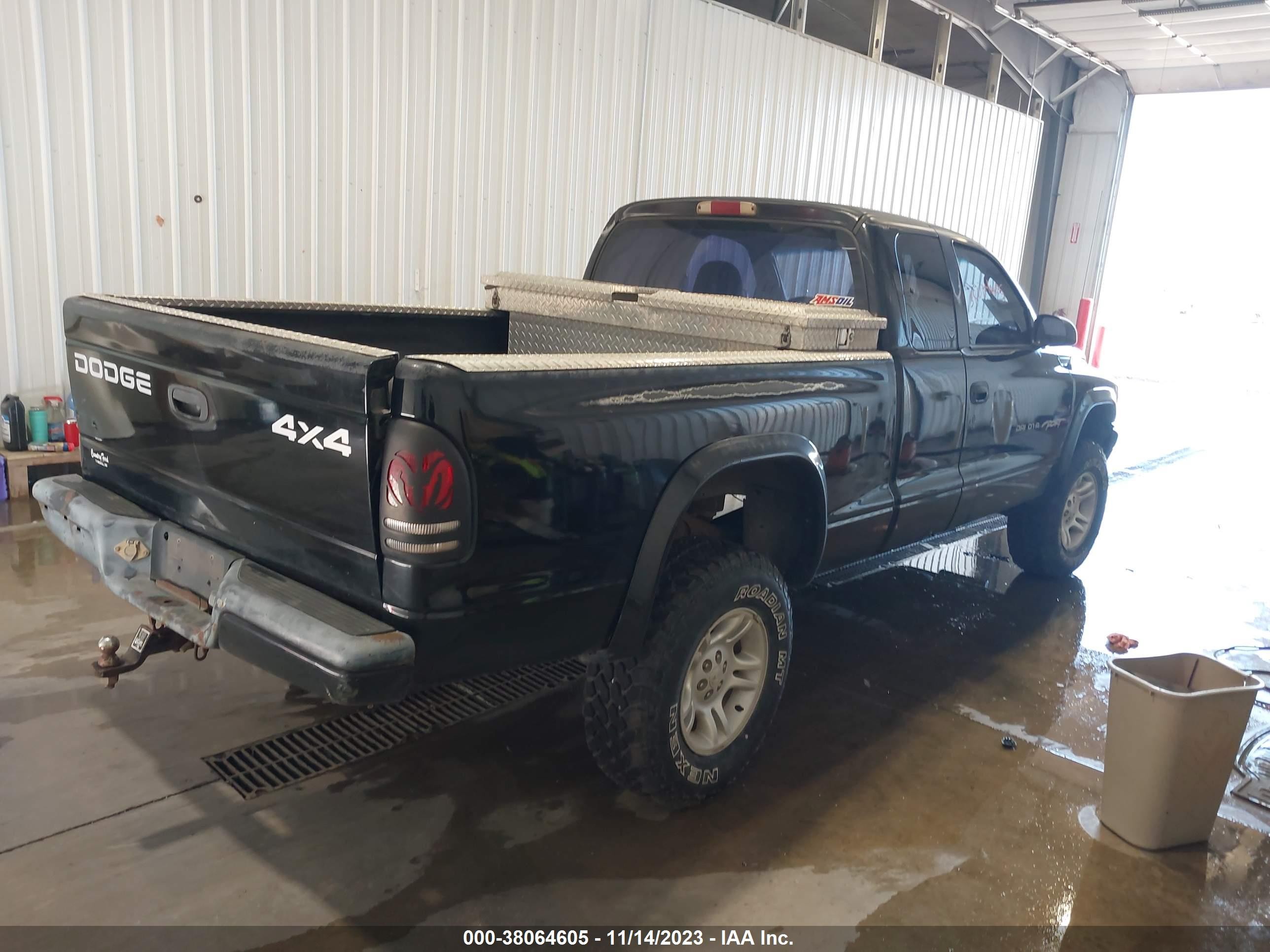 Photo 3 VIN: 1B7GG22N81S134355 - DODGE DAKOTA 