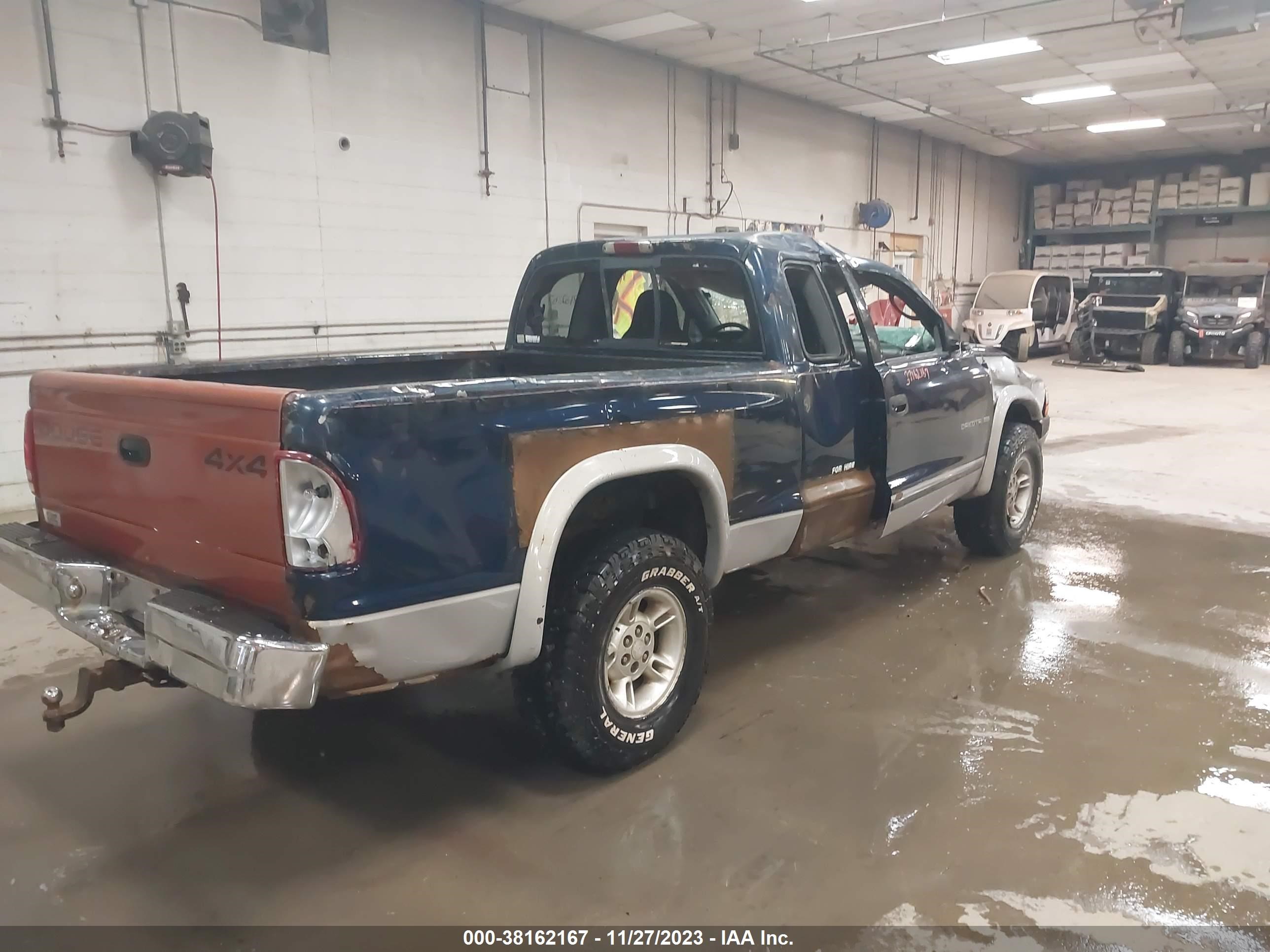 Photo 3 VIN: 1B7GG22X4YS765664 - DODGE DAKOTA 