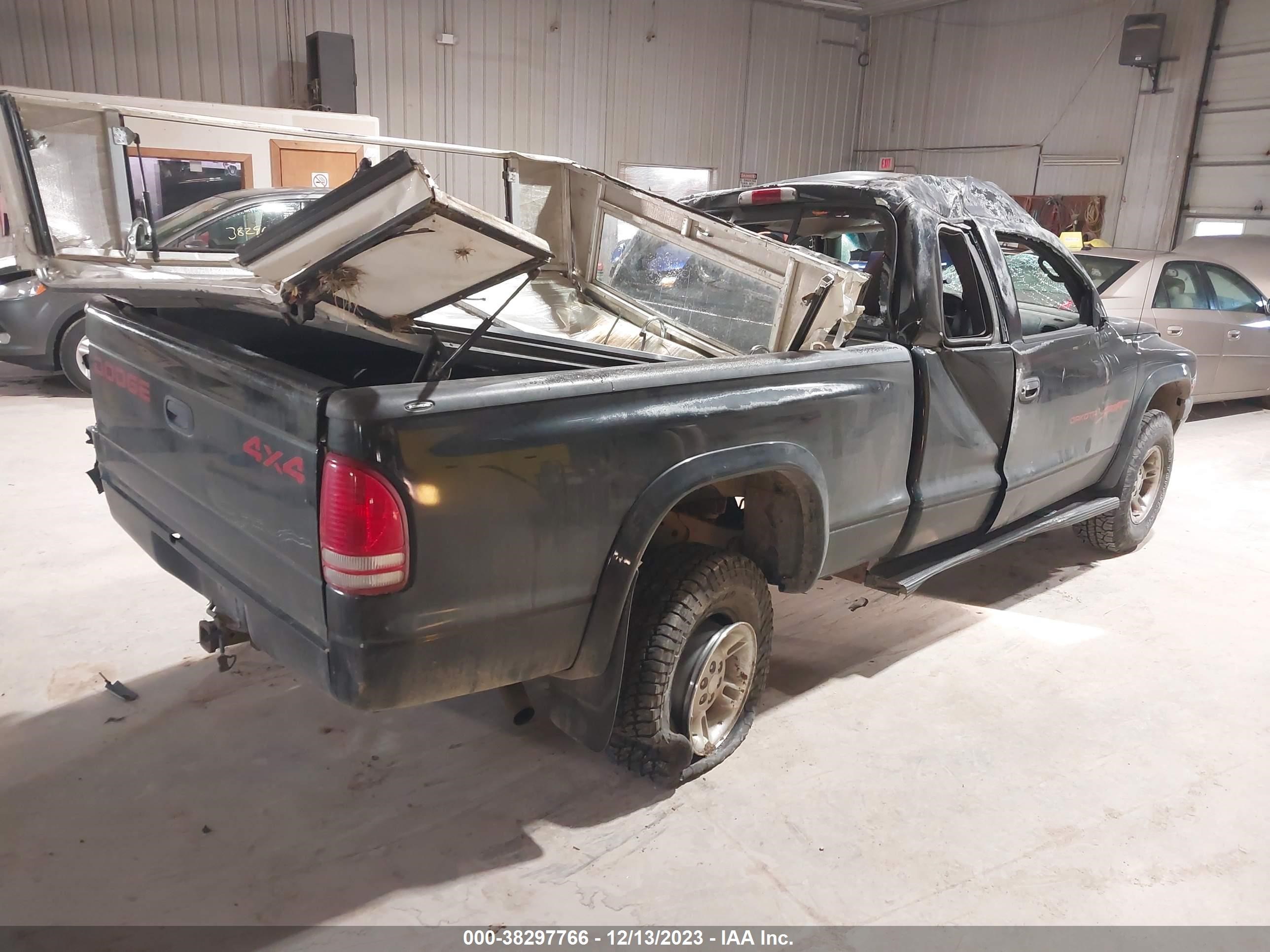 Photo 3 VIN: 1B7GG22Y9WS714053 - DODGE DAKOTA 