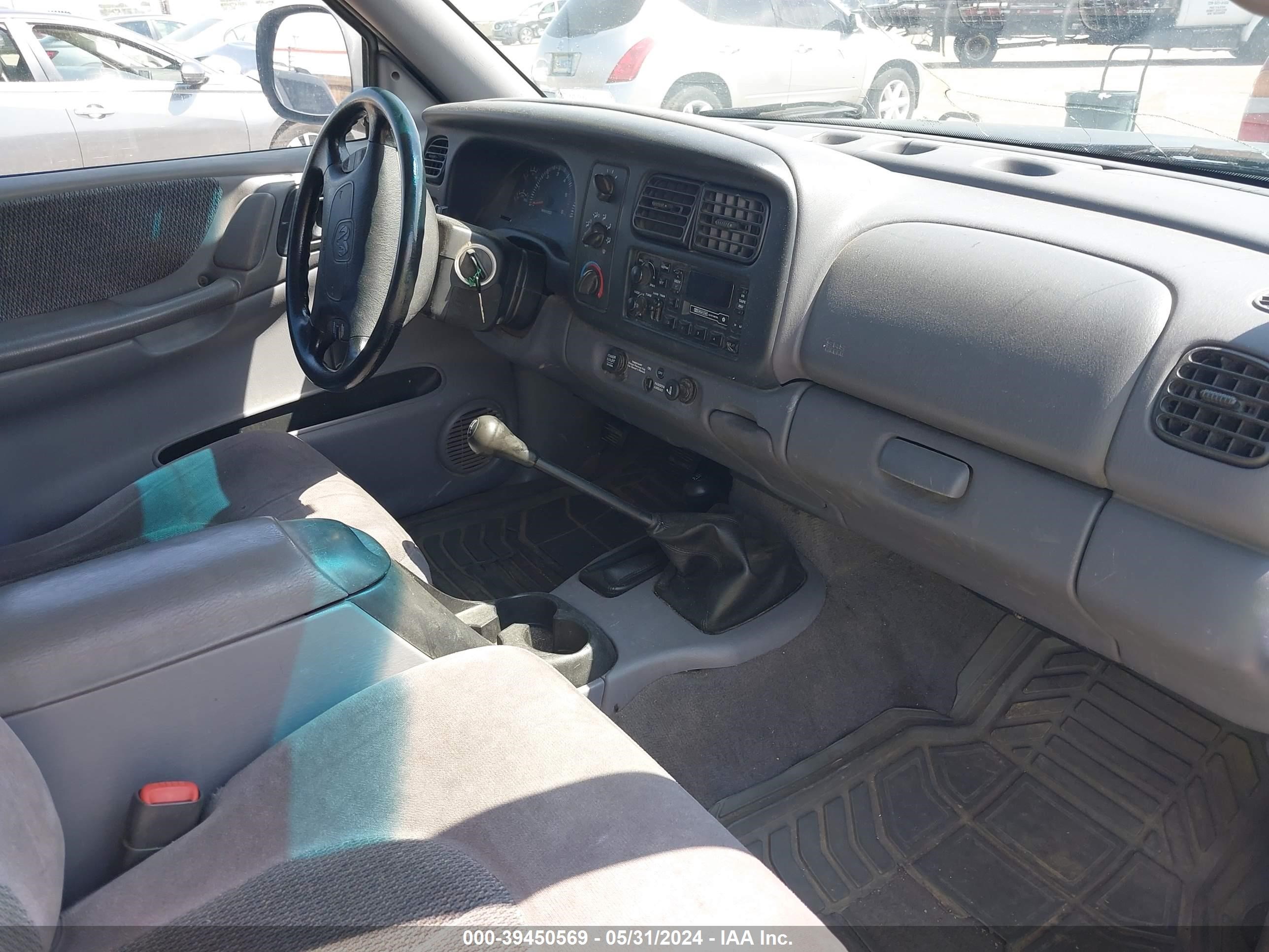 Photo 4 VIN: 1B7GG22YXWS585269 - DODGE DAKOTA 