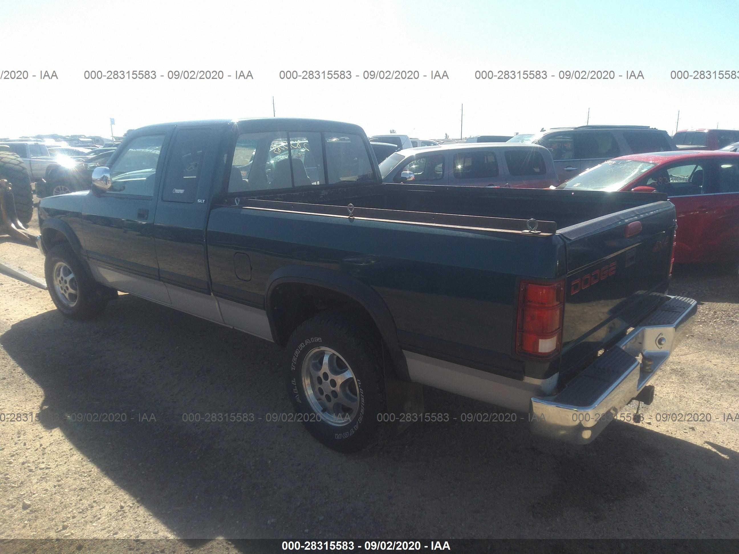 Photo 2 VIN: 1B7GG23Y0TS560424 - DODGE DAKOTA 