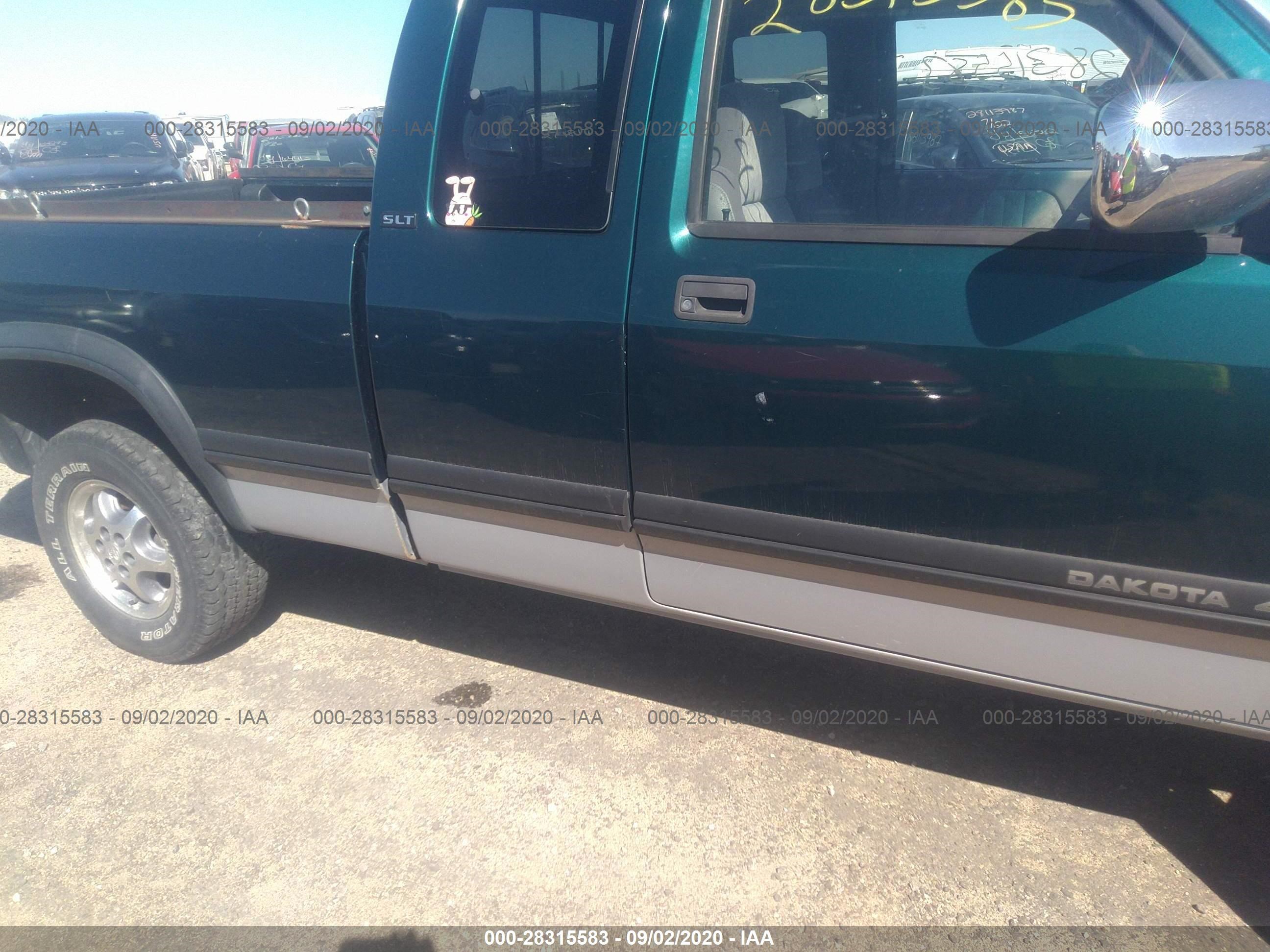 Photo 5 VIN: 1B7GG23Y0TS560424 - DODGE DAKOTA 