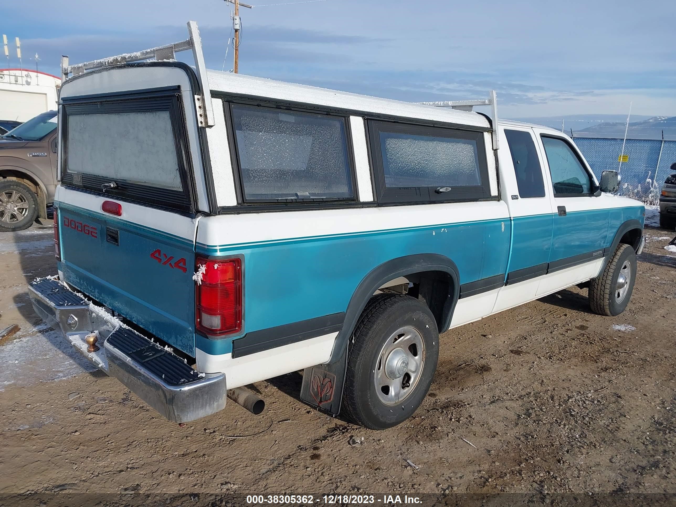 Photo 3 VIN: 1B7GG23Y6TS521143 - DODGE DAKOTA 