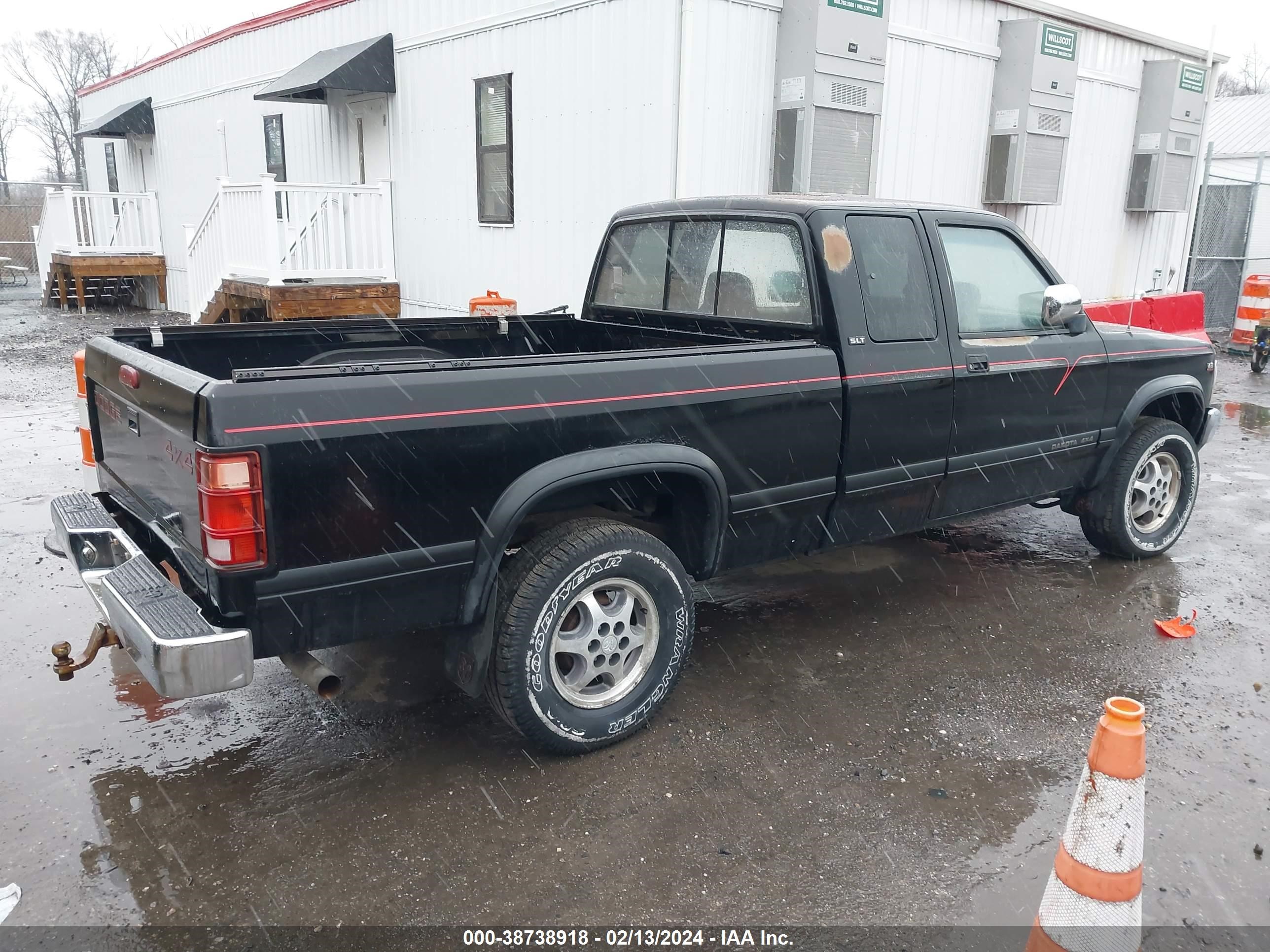 Photo 3 VIN: 1B7GG23Y7TS554930 - DODGE DAKOTA 