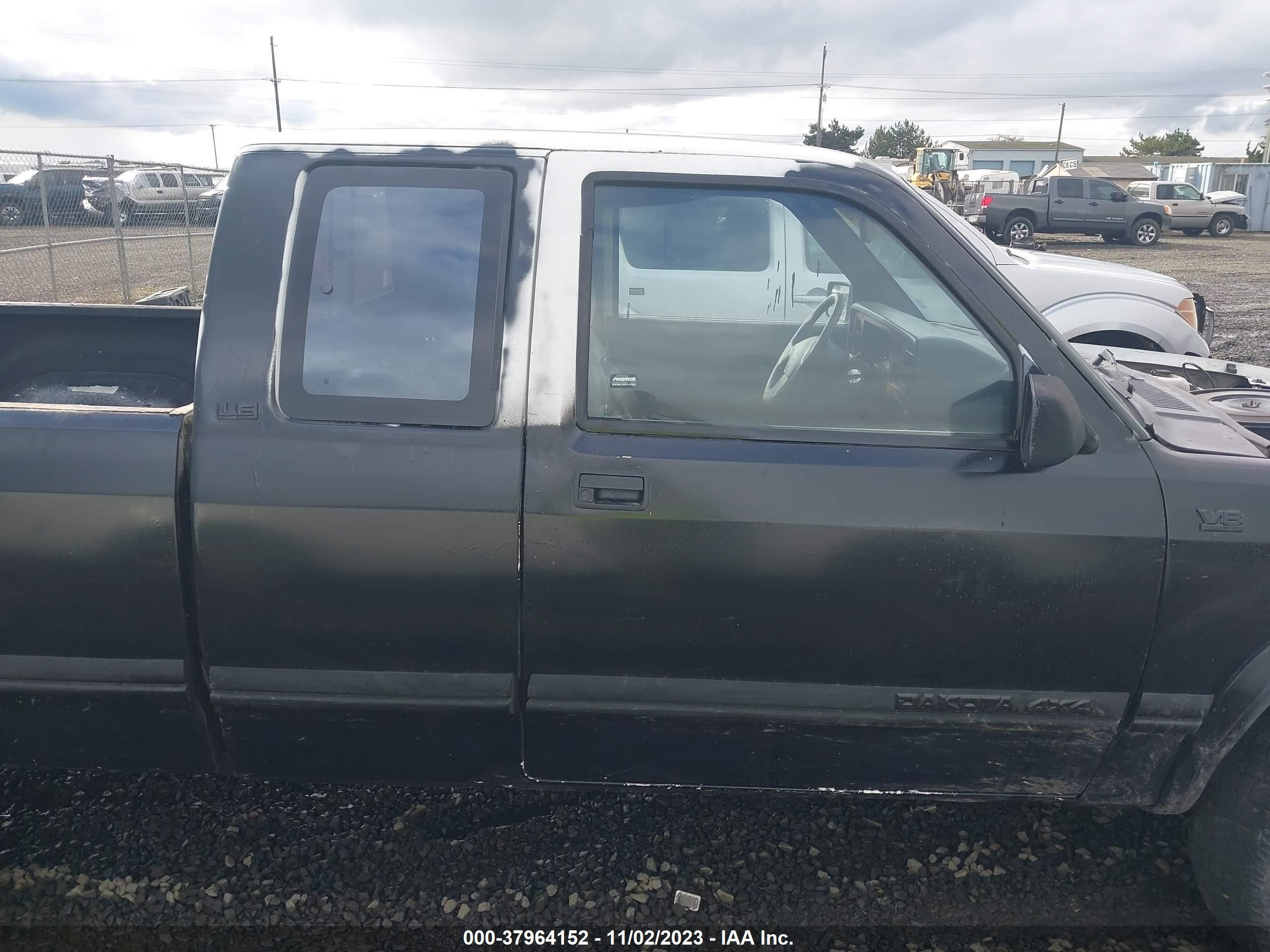 Photo 13 VIN: 1B7GG23Y8NS578883 - DODGE DAKOTA 