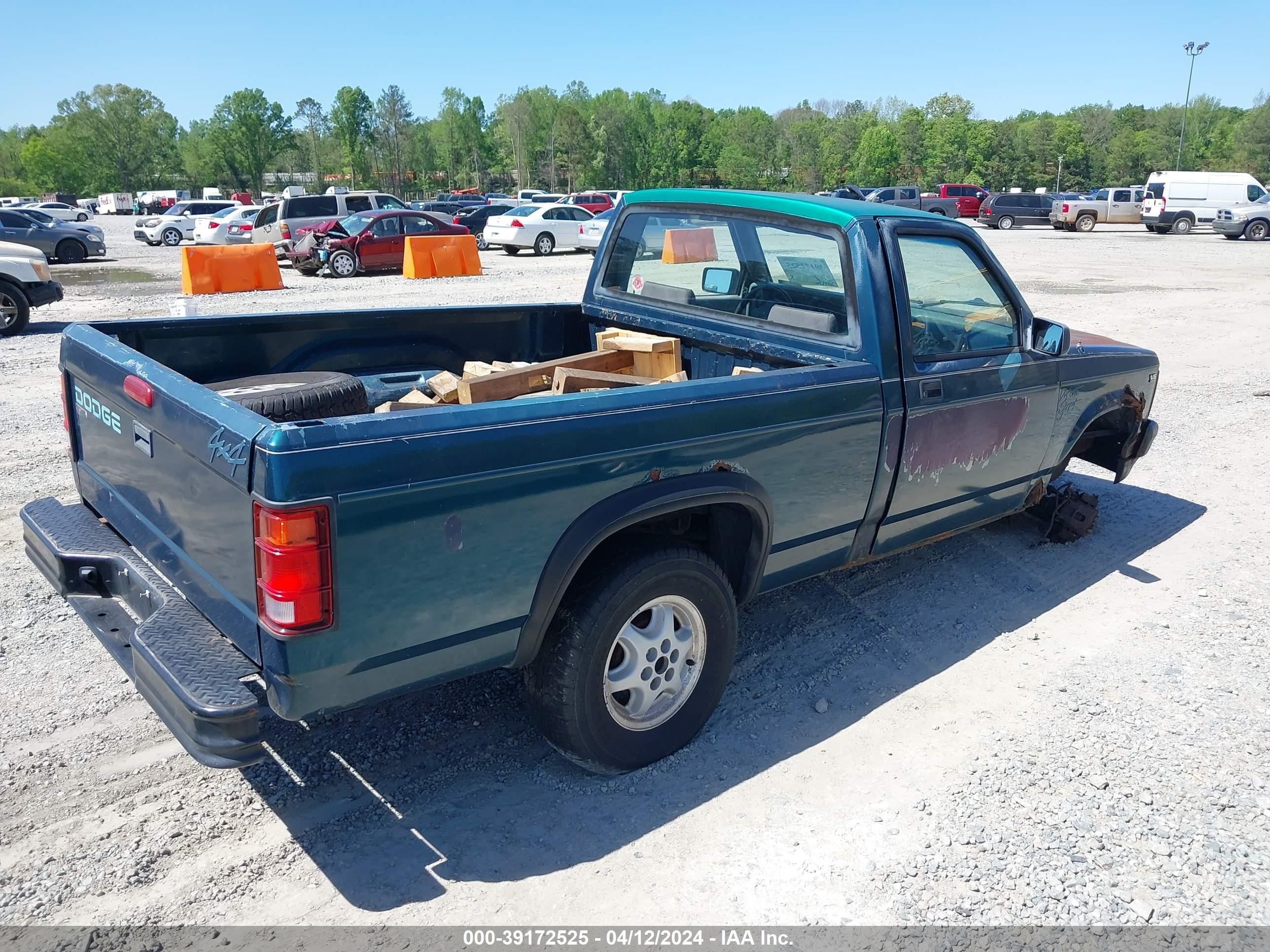 Photo 3 VIN: 1B7GG26X0RW107974 - DODGE DAKOTA 