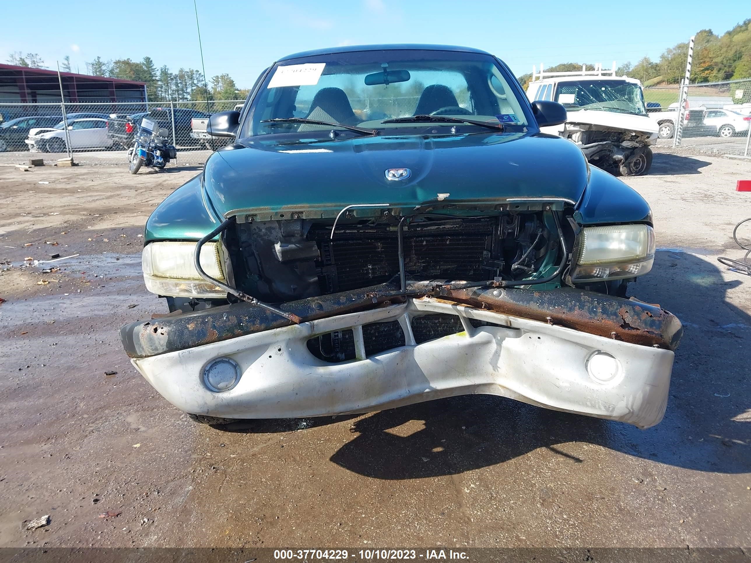 Photo 5 VIN: 1B7GG26X1YS724497 - DODGE DAKOTA 