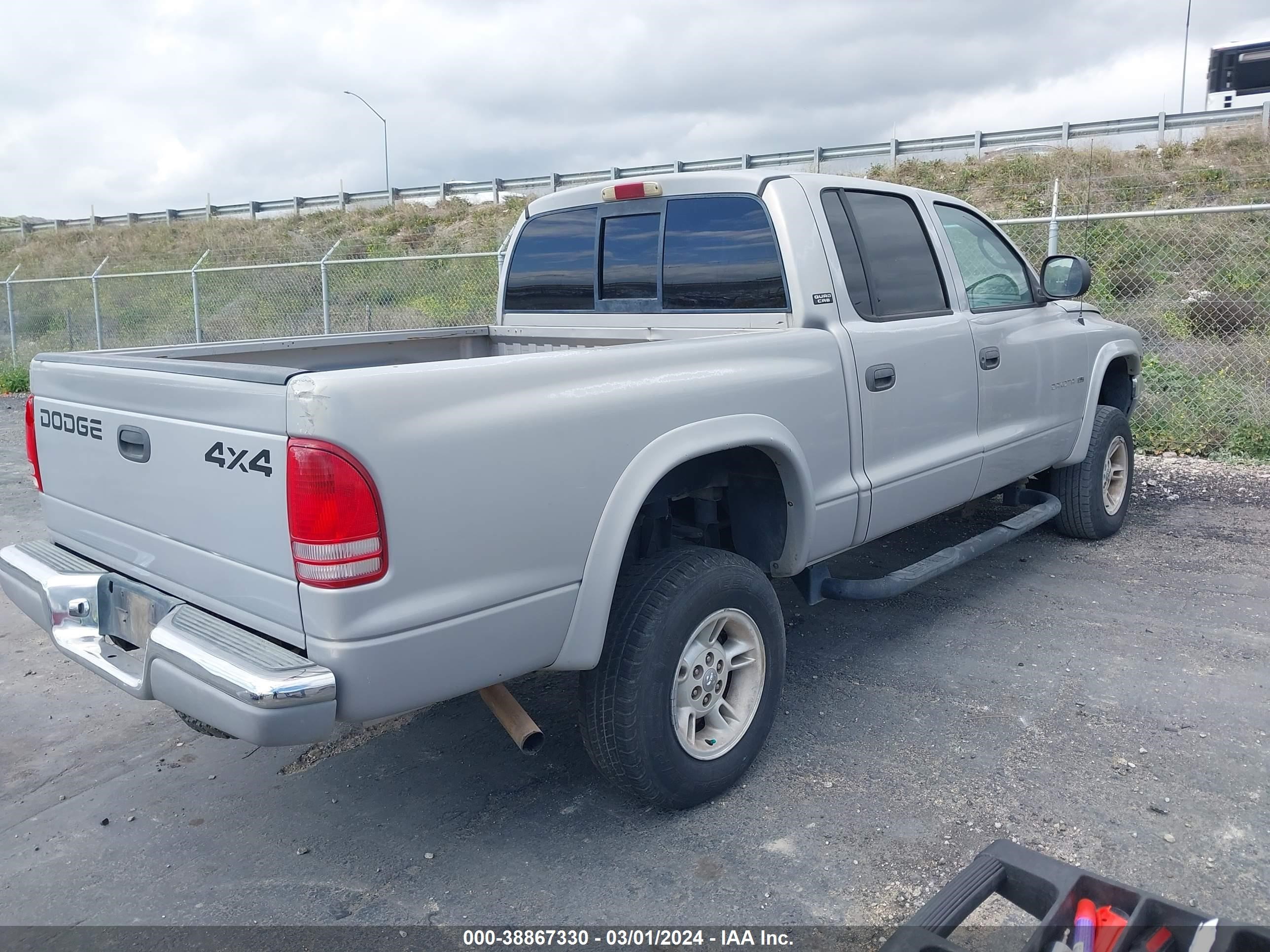 Photo 3 VIN: 1B7GG2AN0YS664184 - DODGE DAKOTA 