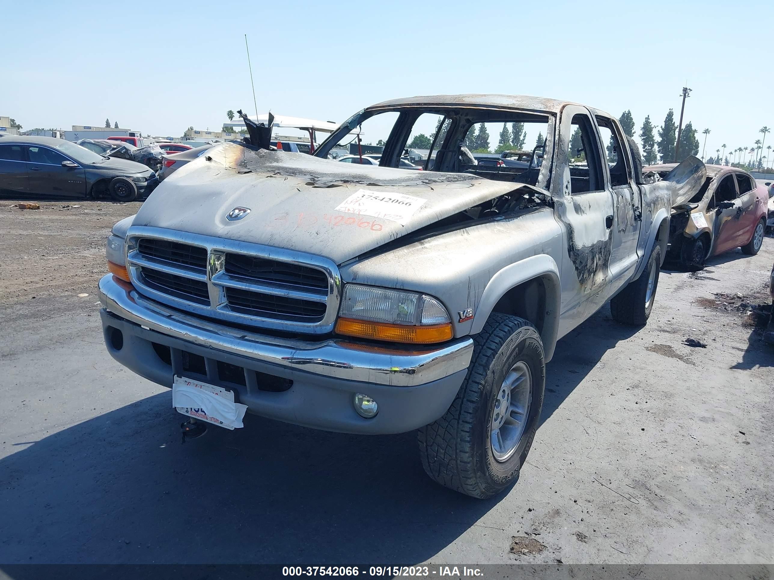 Photo 1 VIN: 1B7GG2AN8YS755297 - DODGE DAKOTA 