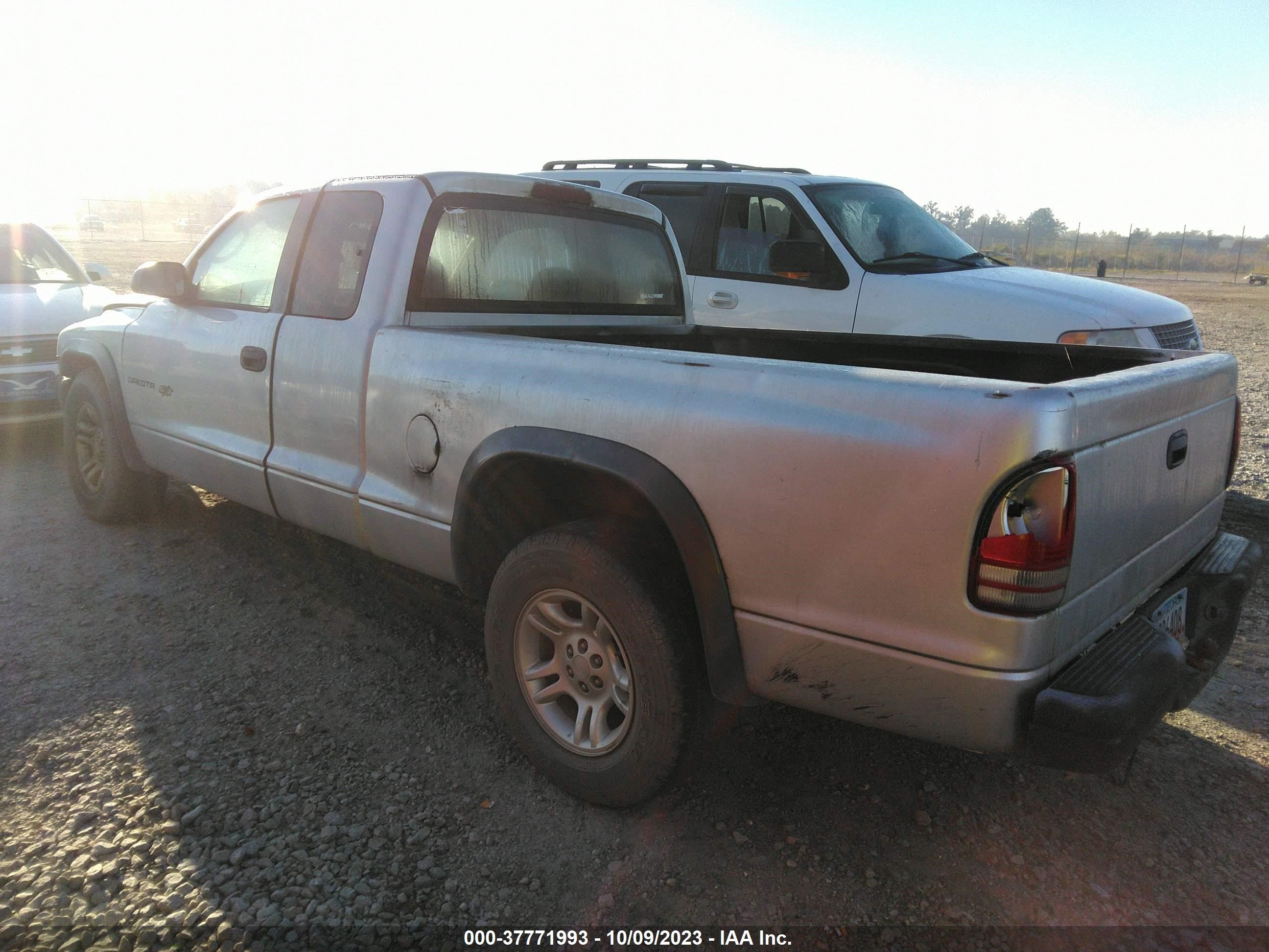 Photo 2 VIN: 1B7GL12X22S643060 - DODGE DAKOTA 