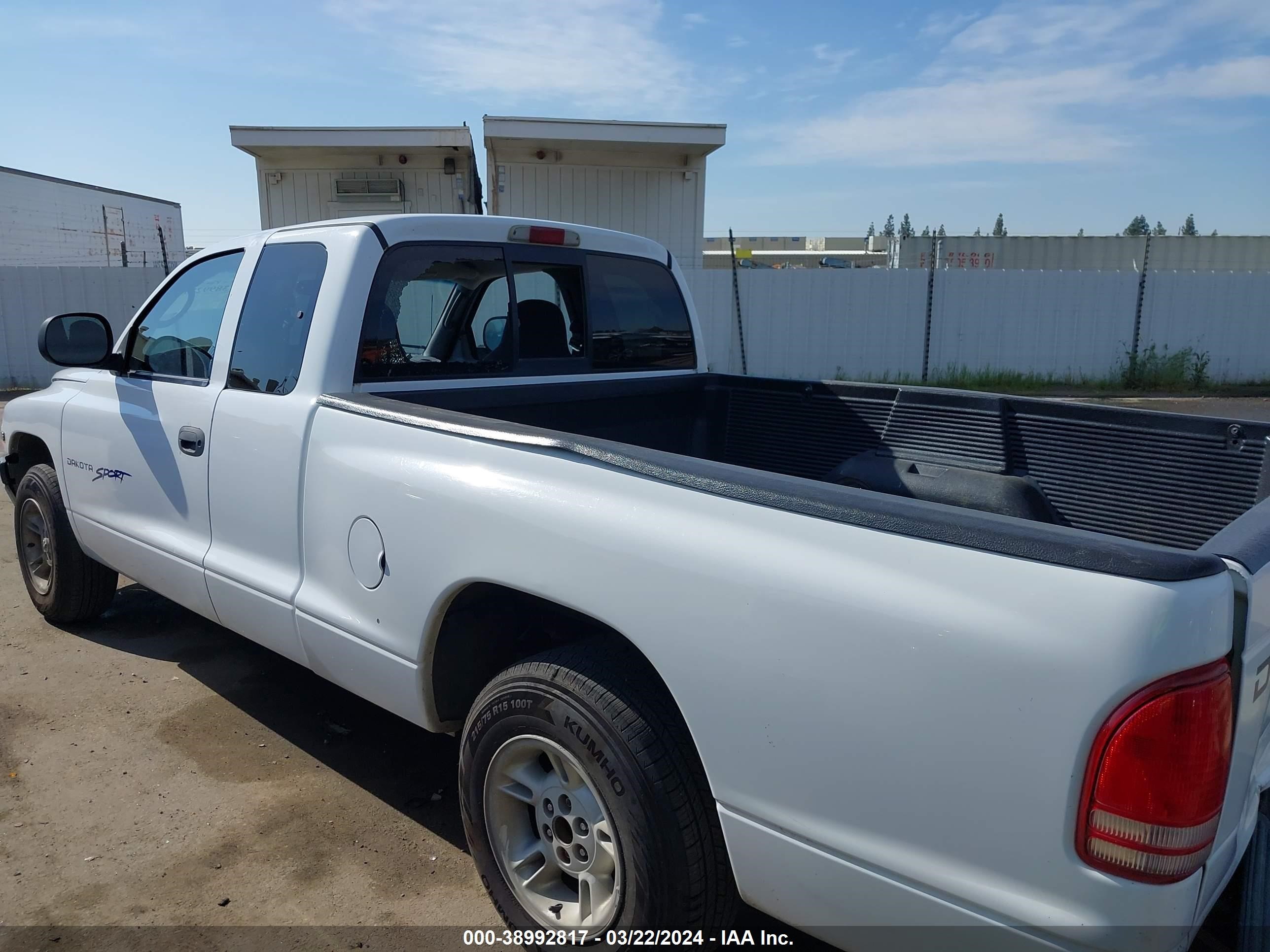 Photo 13 VIN: 1B7GL22N6YS527907 - DODGE DAKOTA 