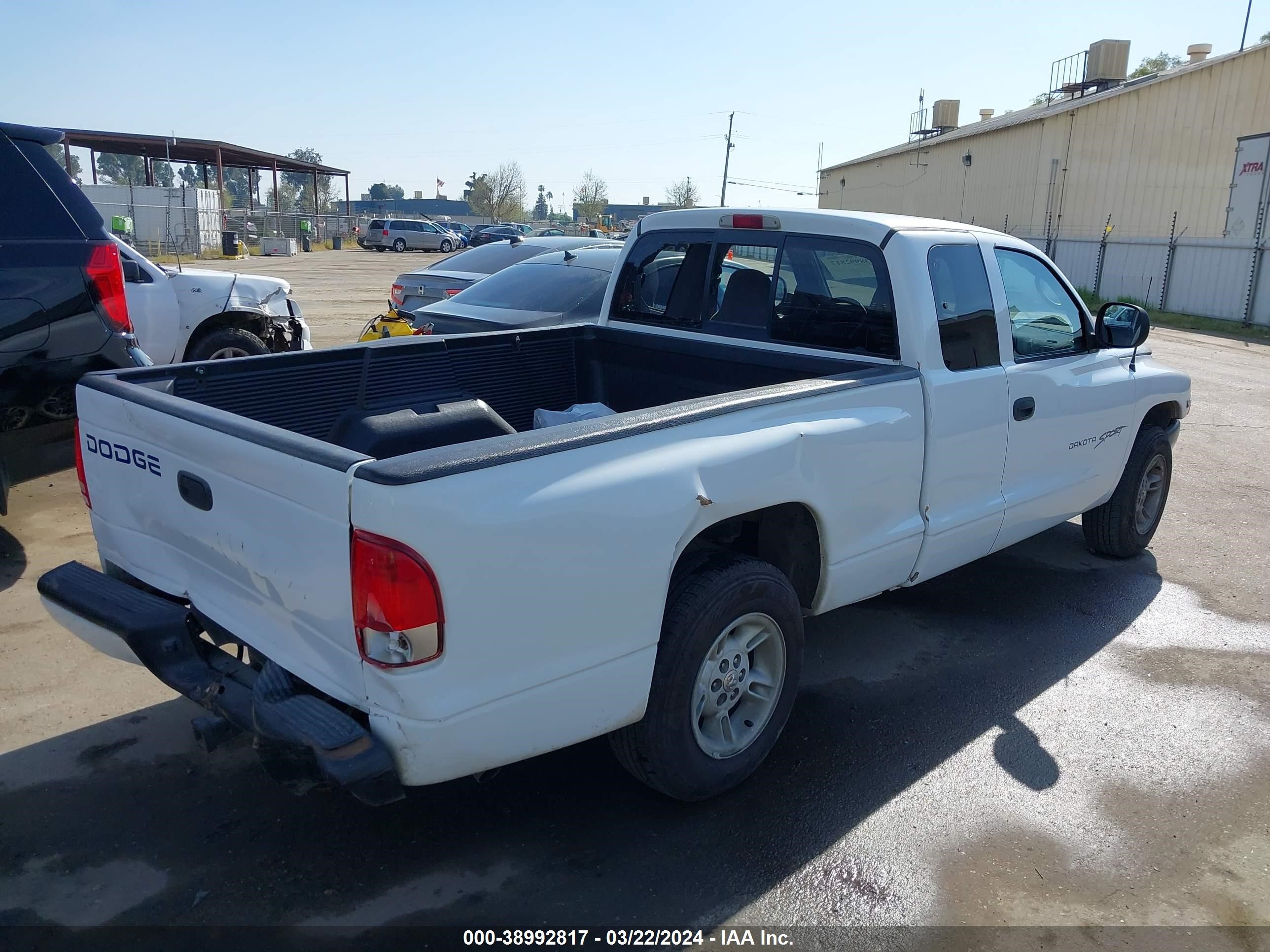 Photo 3 VIN: 1B7GL22N6YS527907 - DODGE DAKOTA 