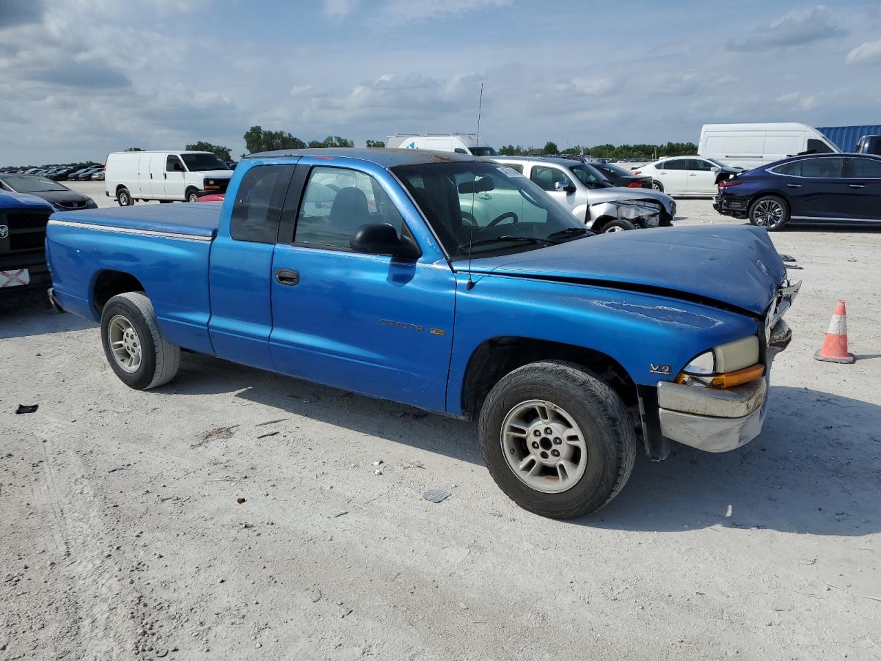 Photo 3 VIN: 1B7GL22X0YS632895 - DODGE DAKOTA 