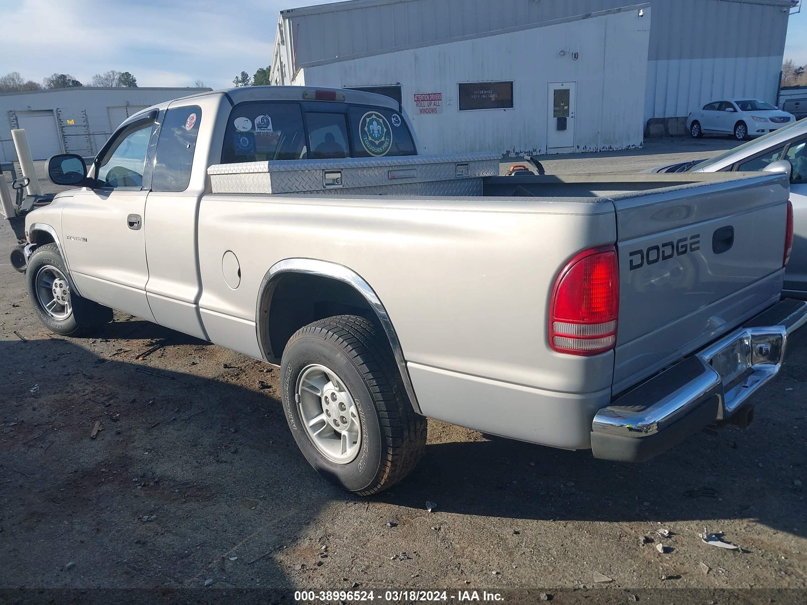 Photo 2 VIN: 1B7GL22X2YS515674 - DODGE DAKOTA 