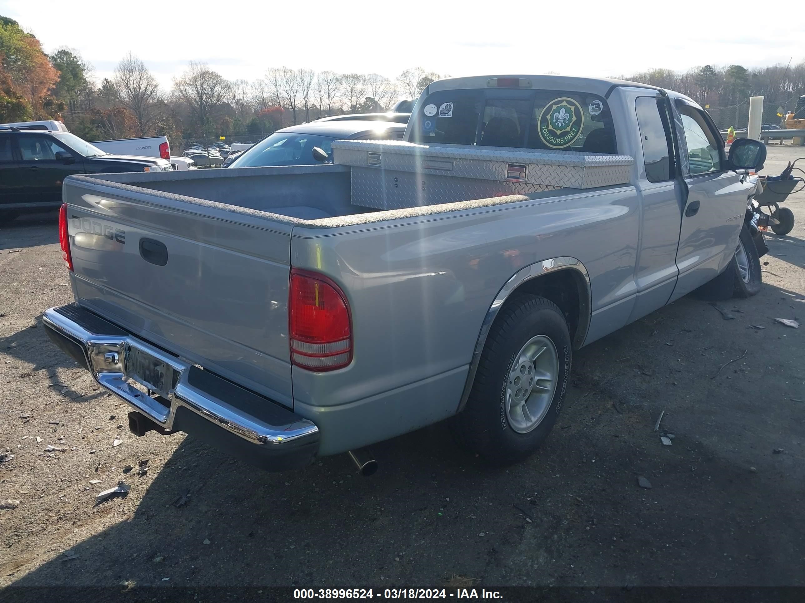 Photo 3 VIN: 1B7GL22X2YS515674 - DODGE DAKOTA 