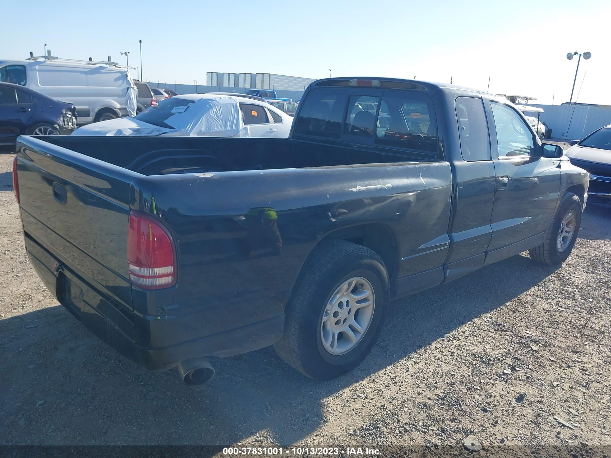 Photo 3 VIN: 1B7GL22X2YS528750 - DODGE DAKOTA 