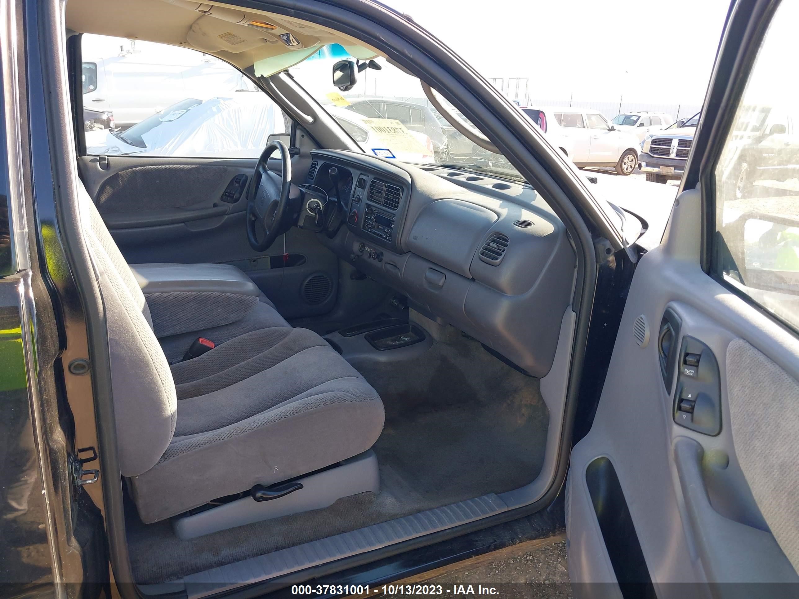 Photo 4 VIN: 1B7GL22X2YS528750 - DODGE DAKOTA 