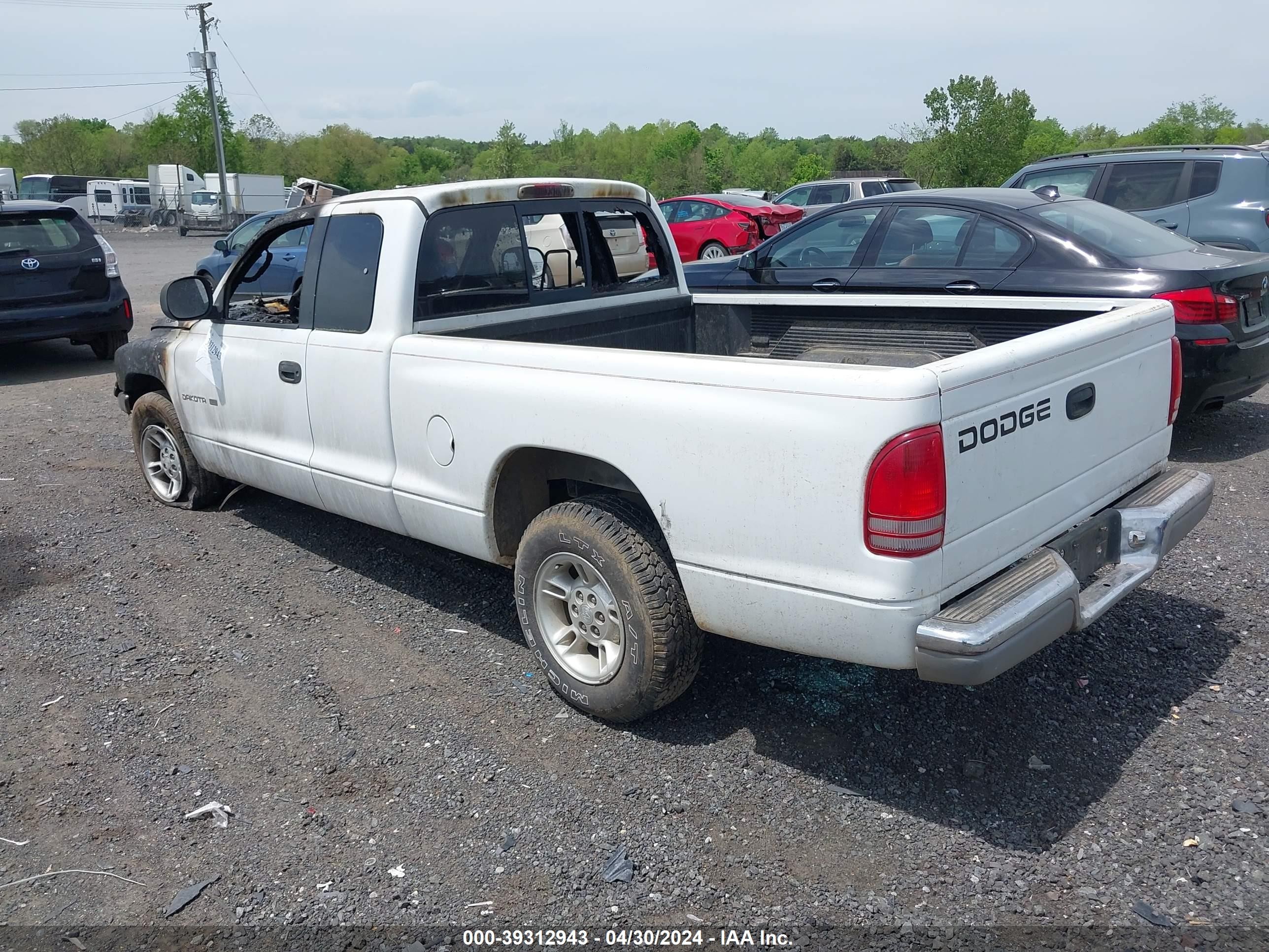 Photo 2 VIN: 1B7GL22X6YS663679 - DODGE DAKOTA 