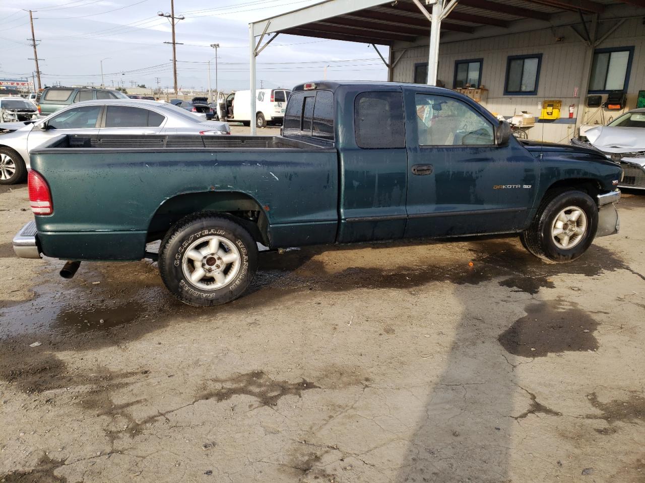 Photo 2 VIN: 1B7GL22X7WS667396 - DODGE DAKOTA 