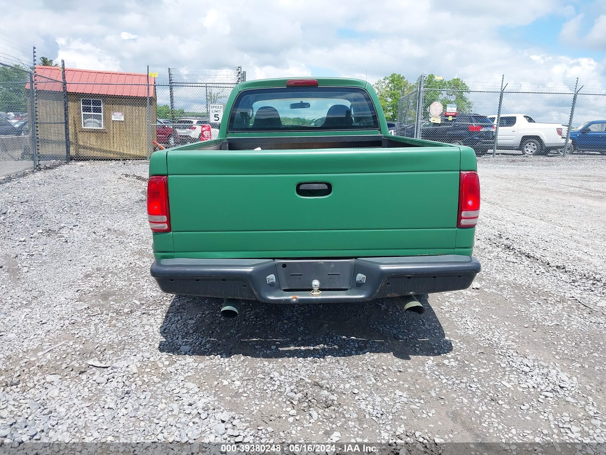 Photo 16 VIN: 1B7GL22X7YS670303 - DODGE DAKOTA 