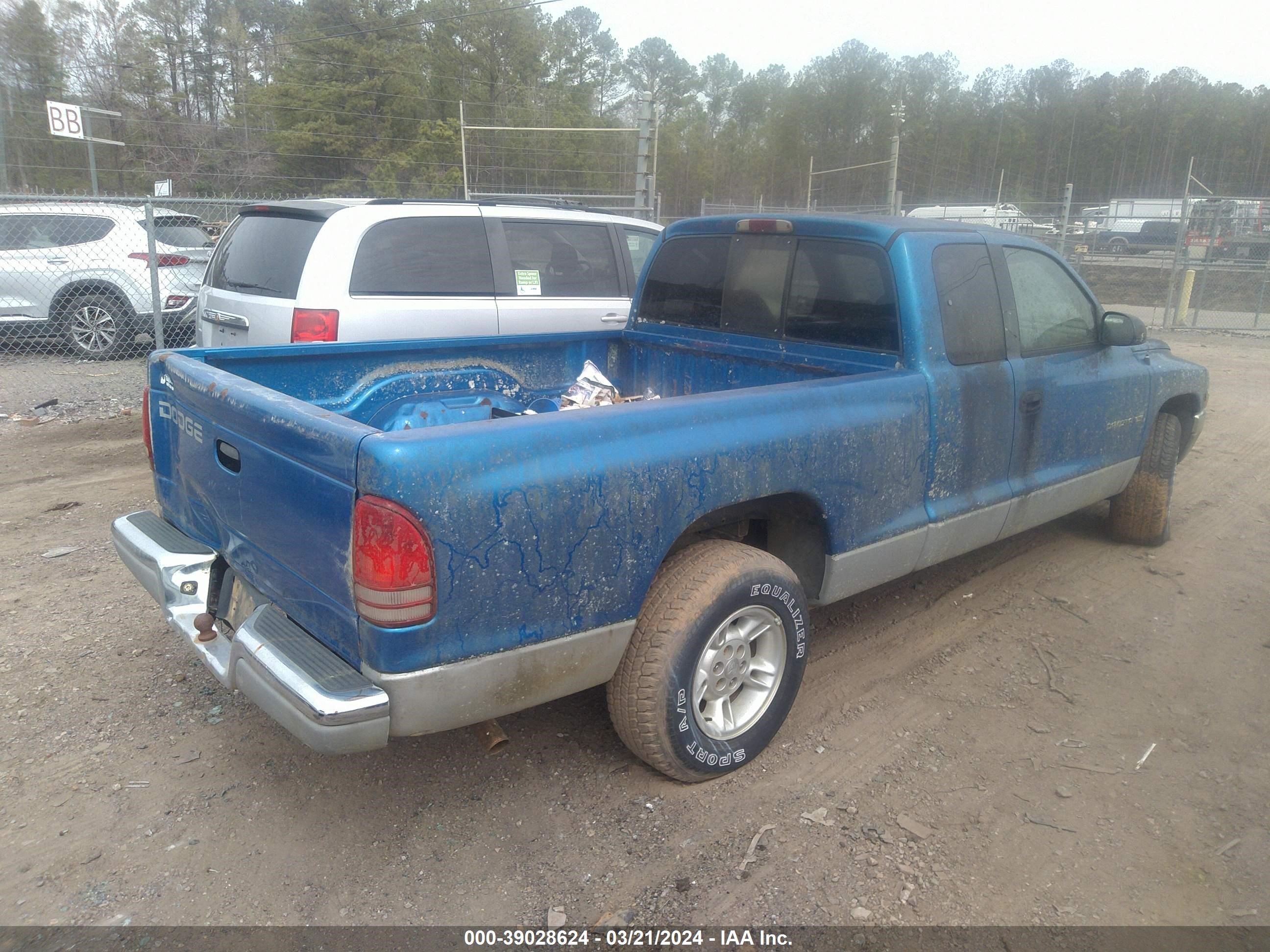 Photo 3 VIN: 1B7GL22X8XS284875 - DODGE DAKOTA 