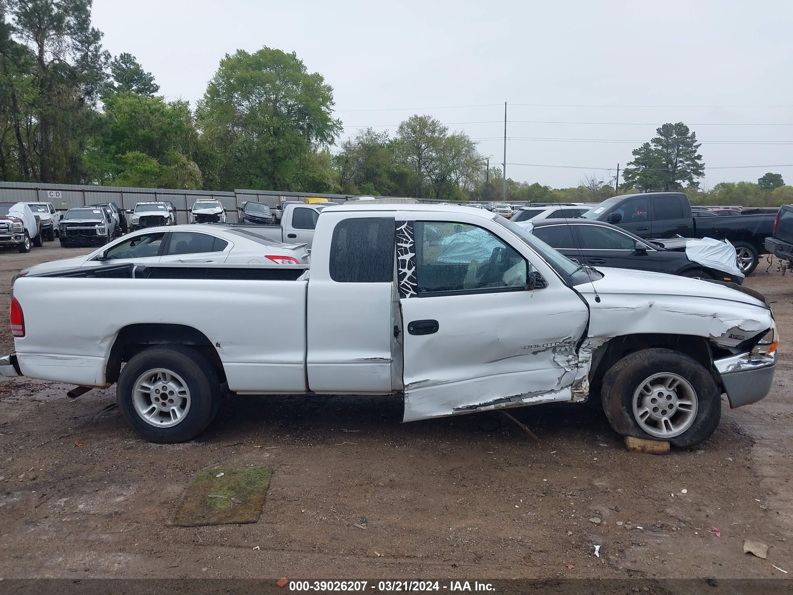 Photo 12 VIN: 1B7GL22X8YS503612 - DODGE DAKOTA 