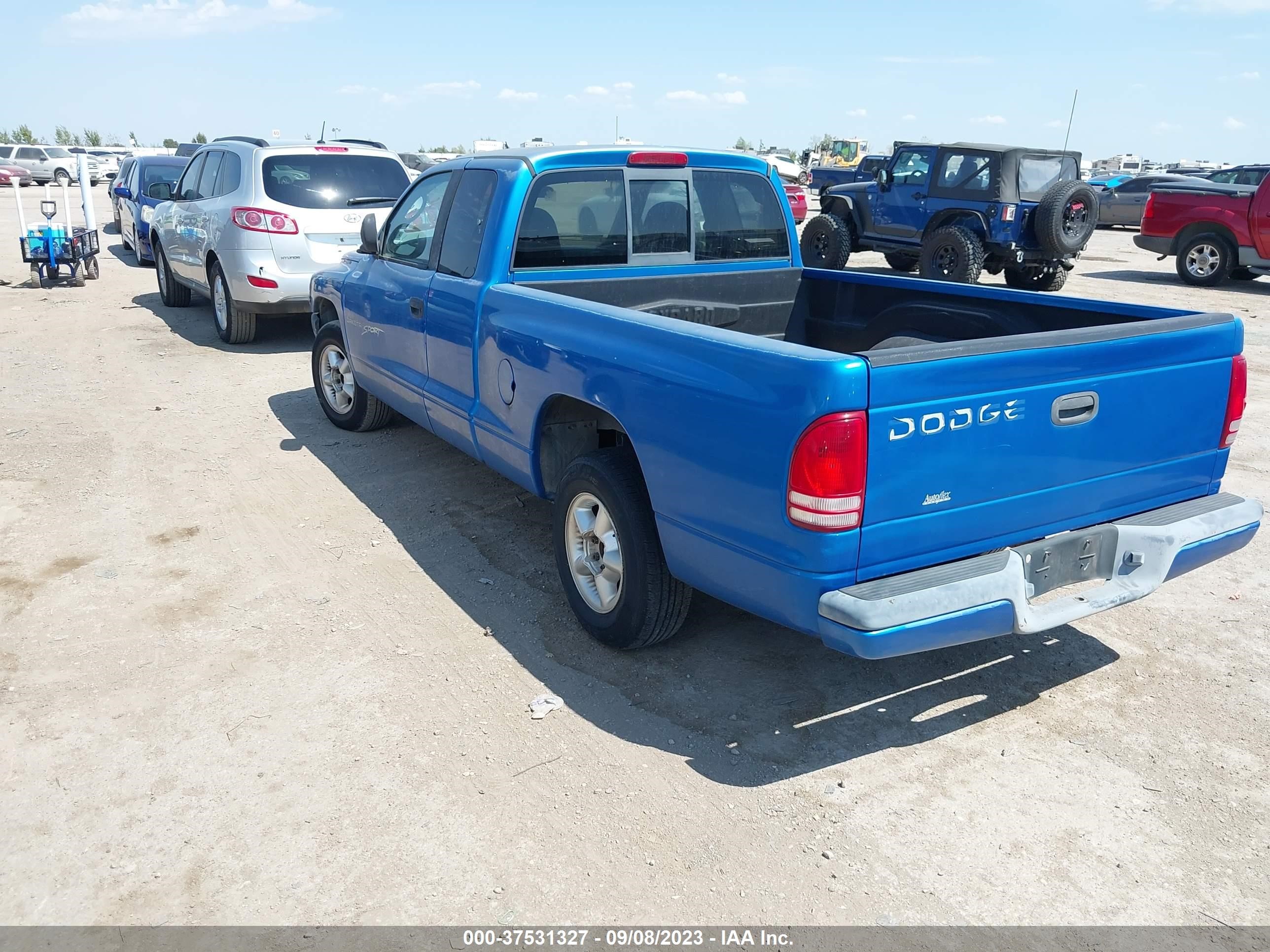 Photo 2 VIN: 1B7GL22X8YS592713 - DODGE DAKOTA 