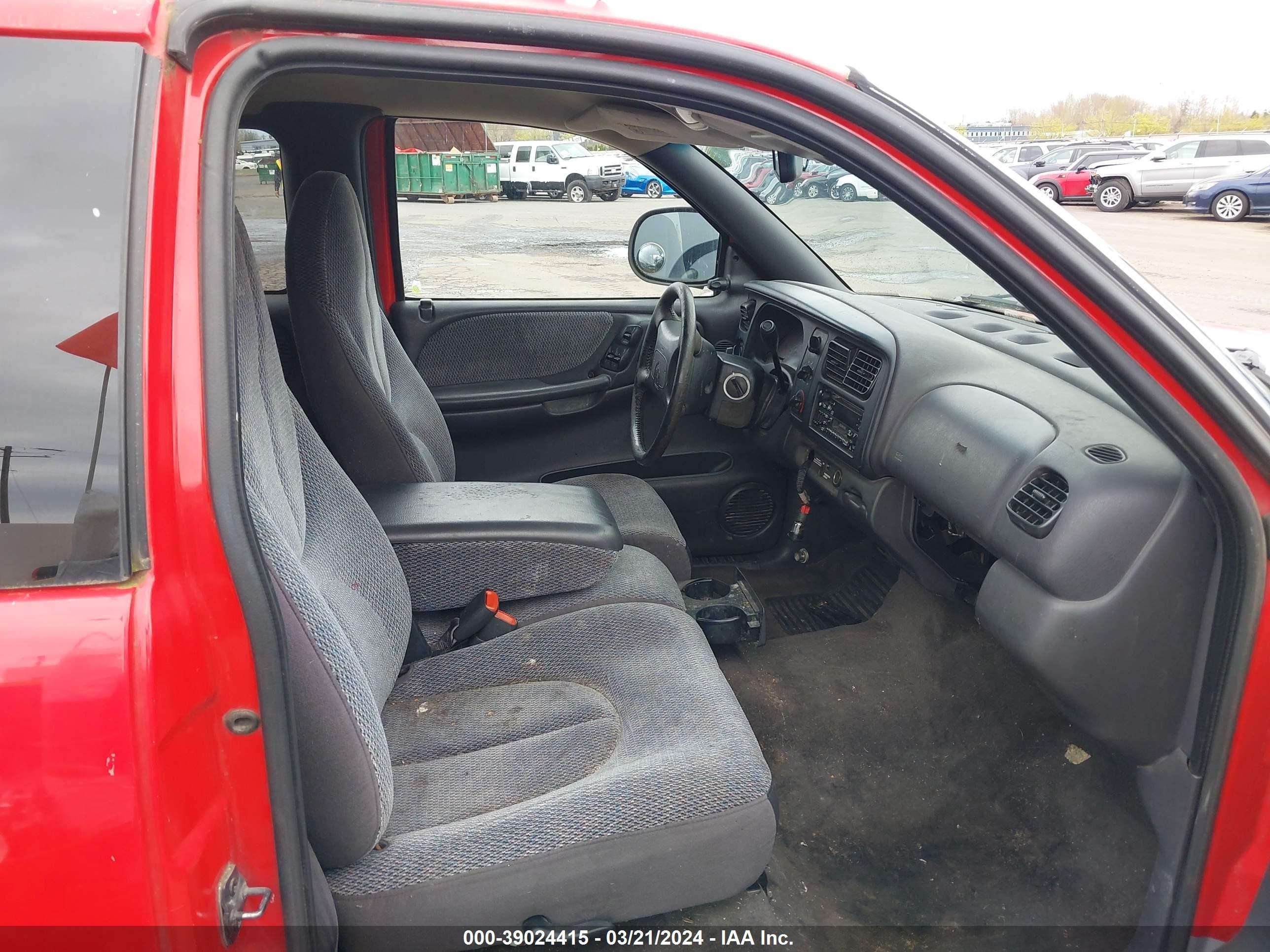 Photo 4 VIN: 1B7GL22YXXS148482 - DODGE DAKOTA 