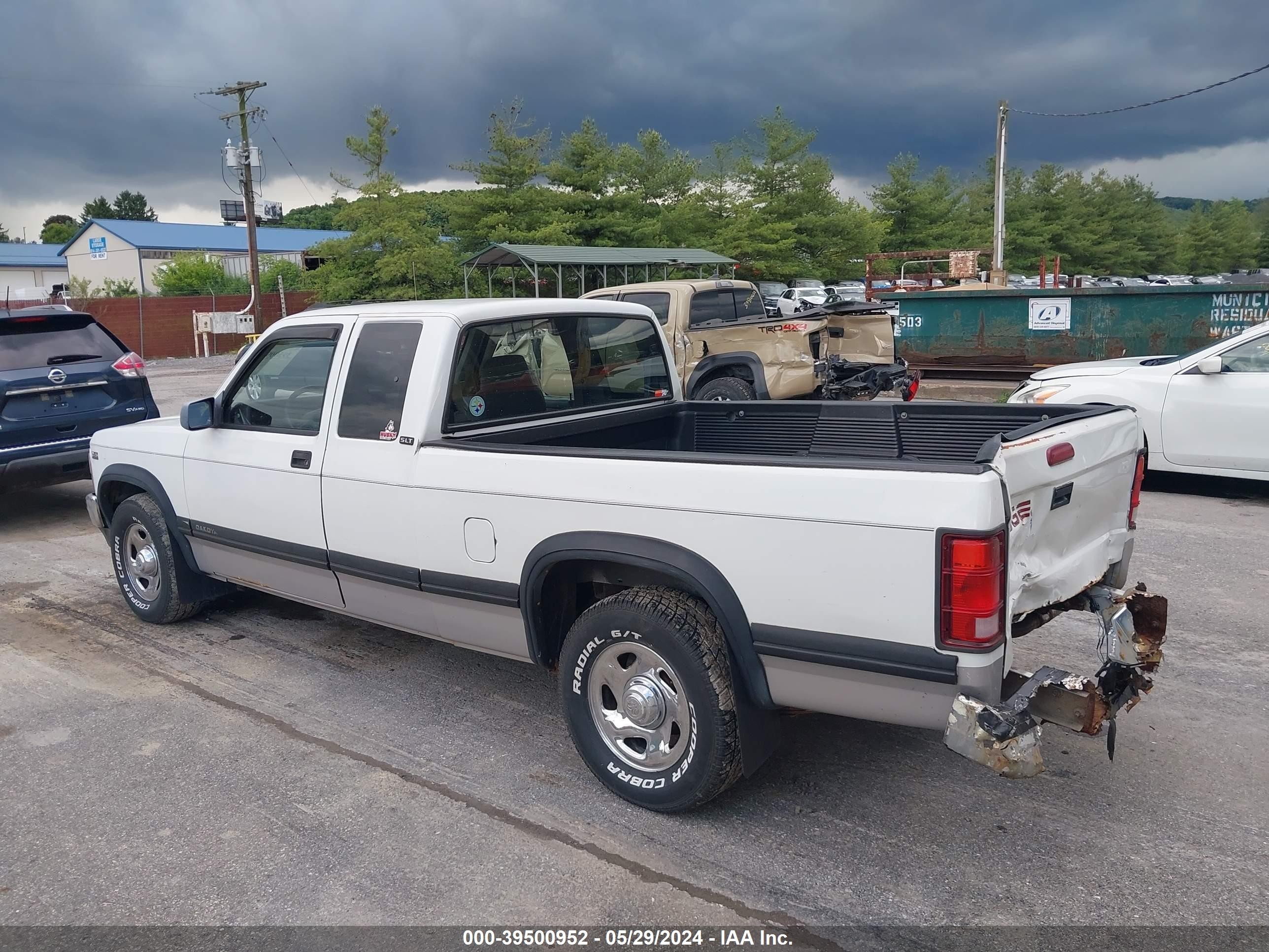 Photo 2 VIN: 1B7GL23X4TS663820 - DODGE DAKOTA 