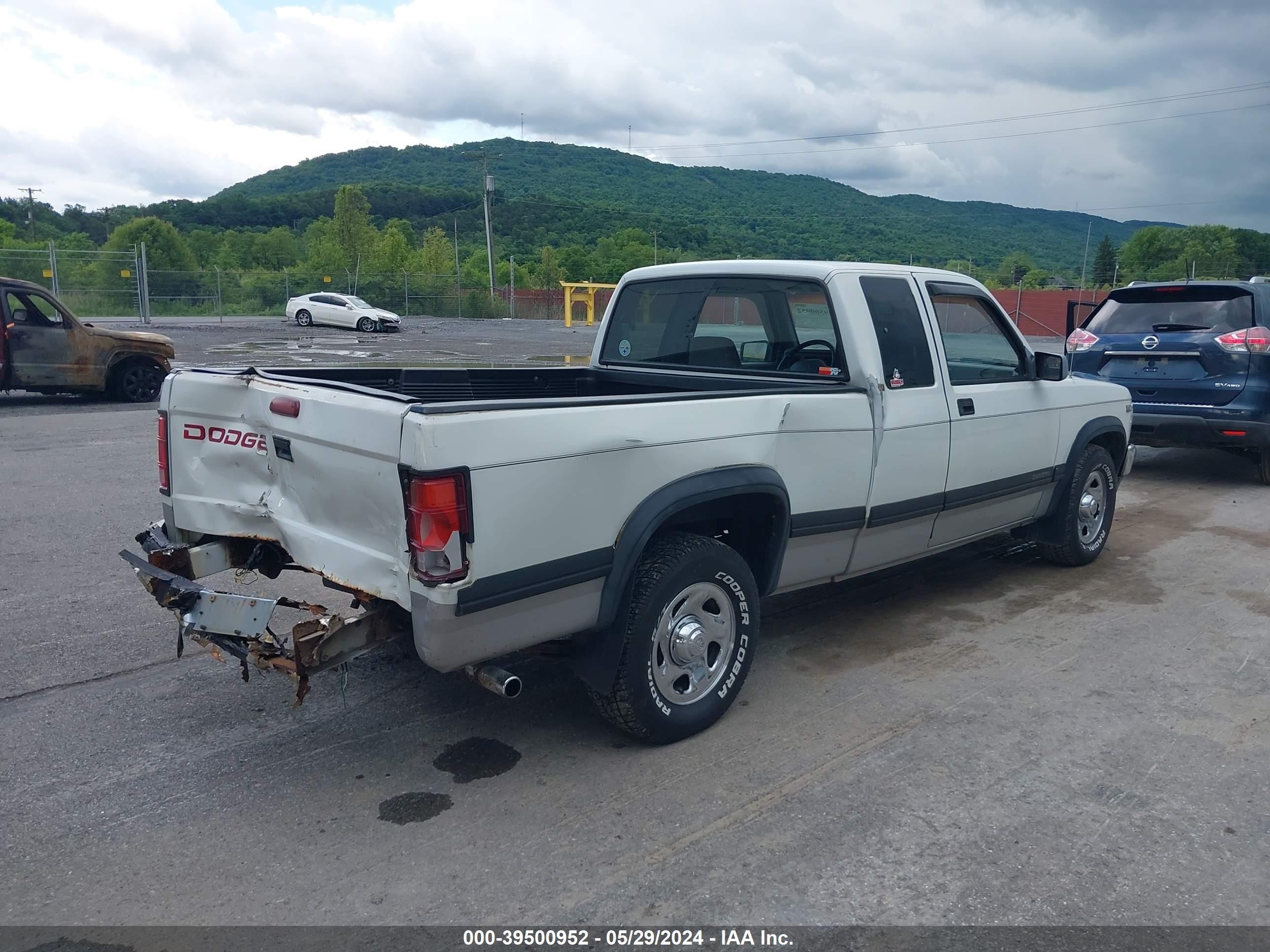 Photo 3 VIN: 1B7GL23X4TS663820 - DODGE DAKOTA 