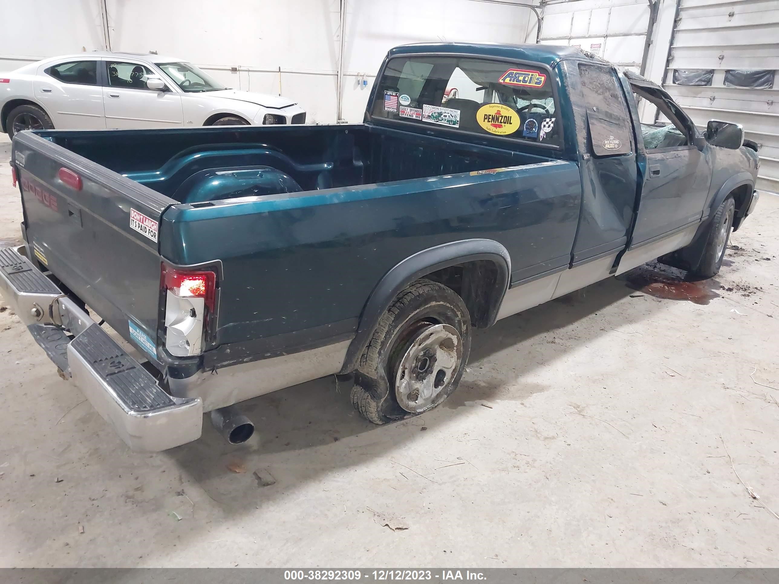 Photo 3 VIN: 1B7GL23X6TS560673 - DODGE DAKOTA 