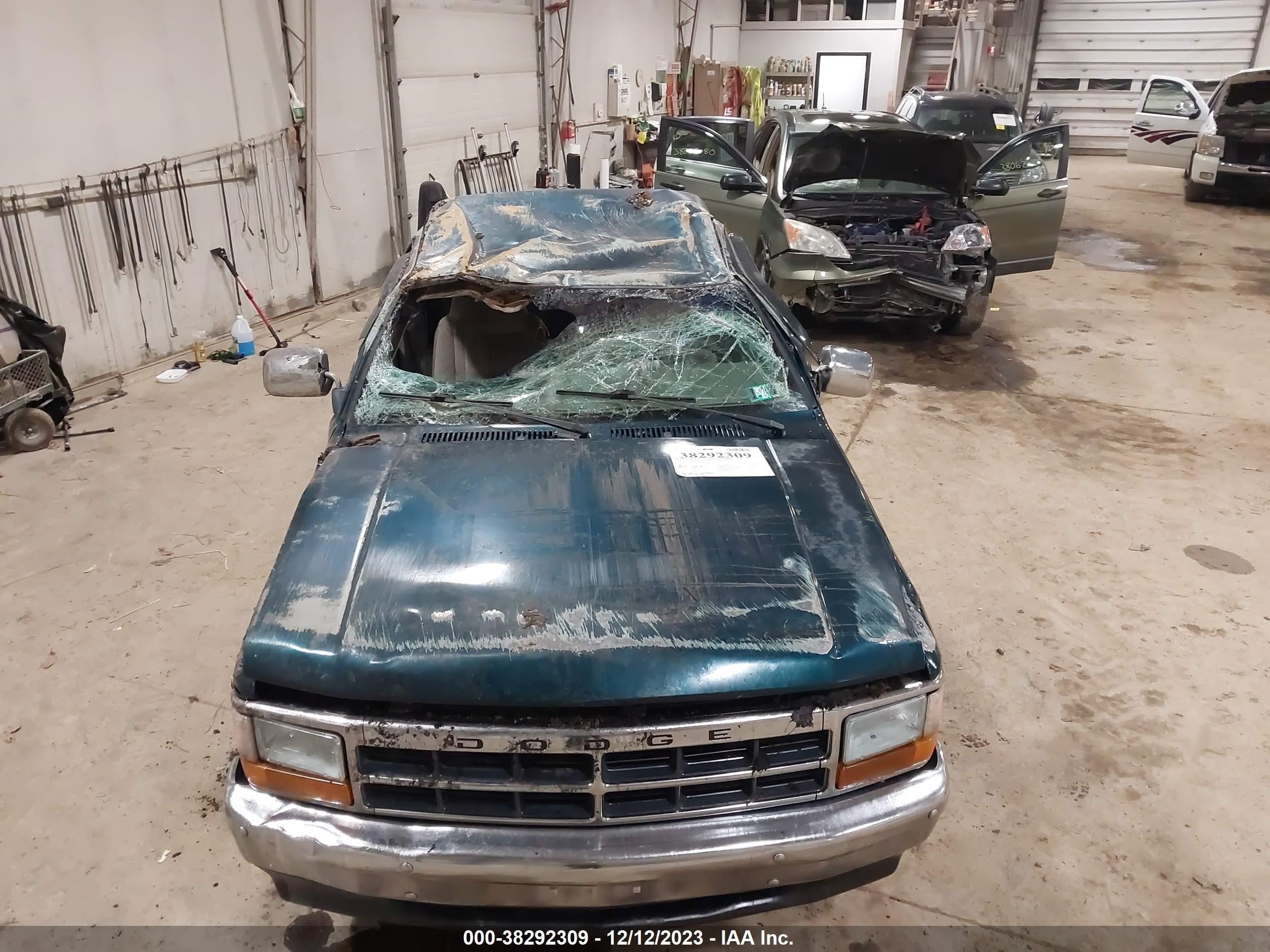 Photo 5 VIN: 1B7GL23X6TS560673 - DODGE DAKOTA 