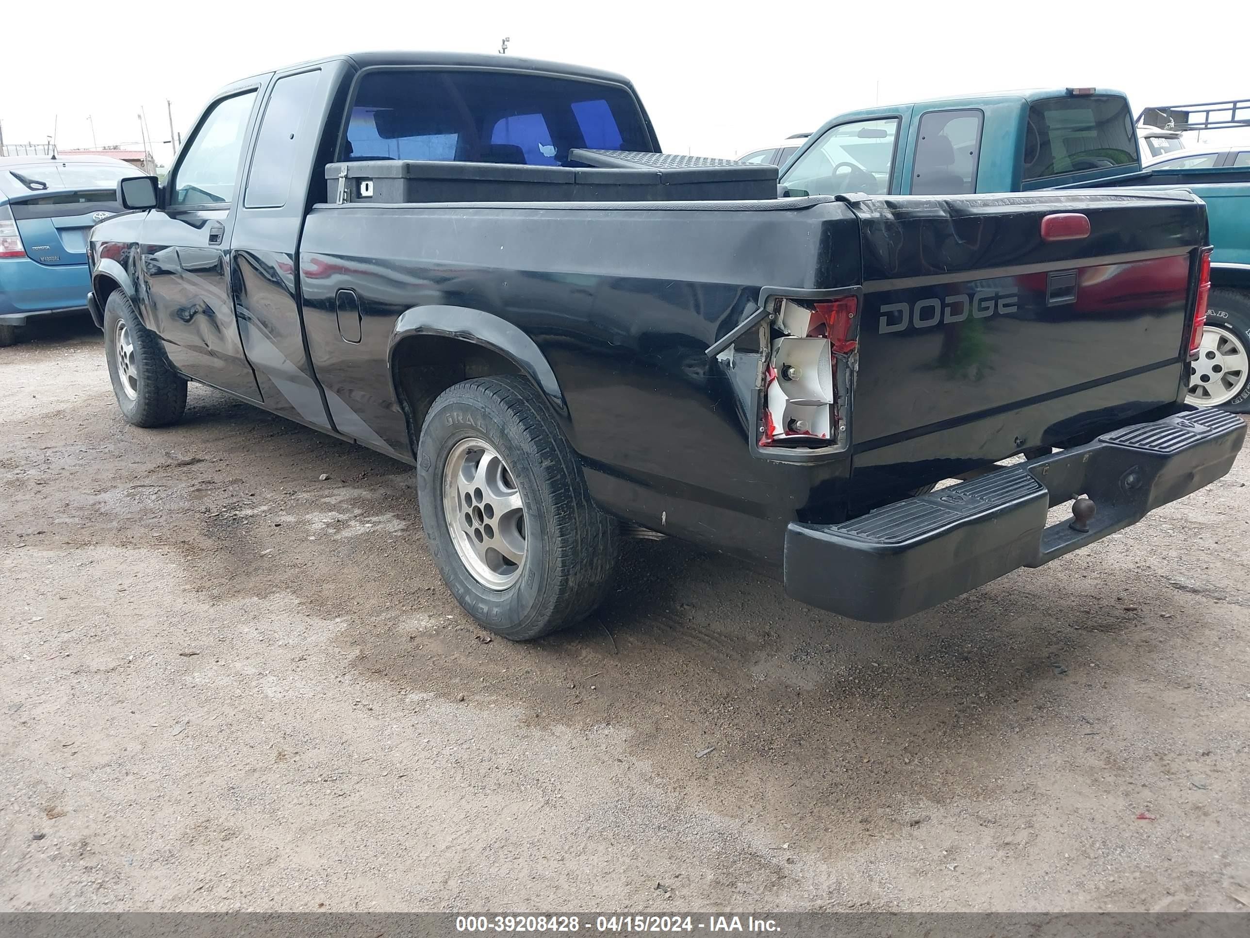 Photo 2 VIN: 1B7GL23X6TS583080 - DODGE DAKOTA 