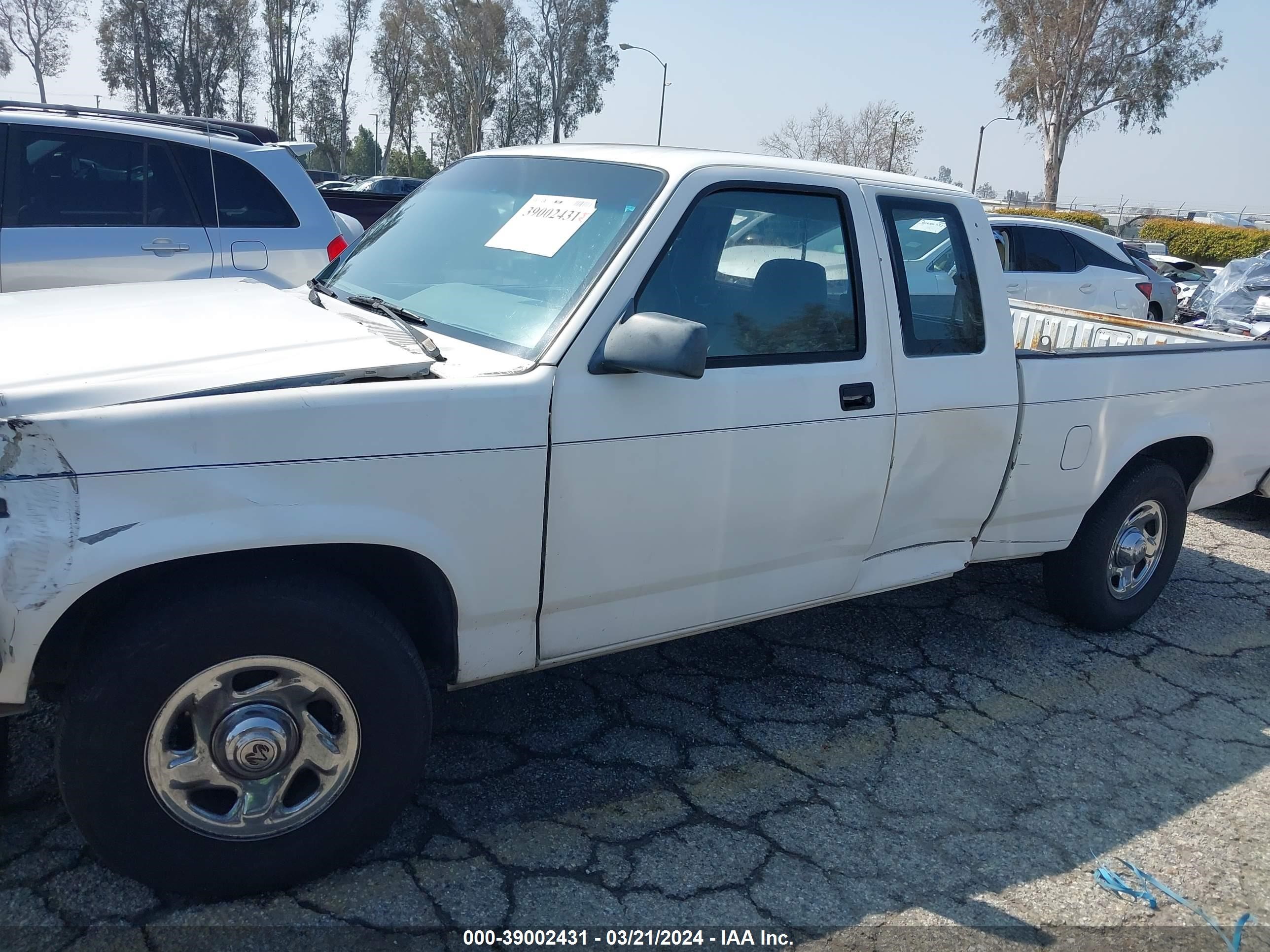 Photo 13 VIN: 1B7GL23Y9SW947198 - DODGE DAKOTA 