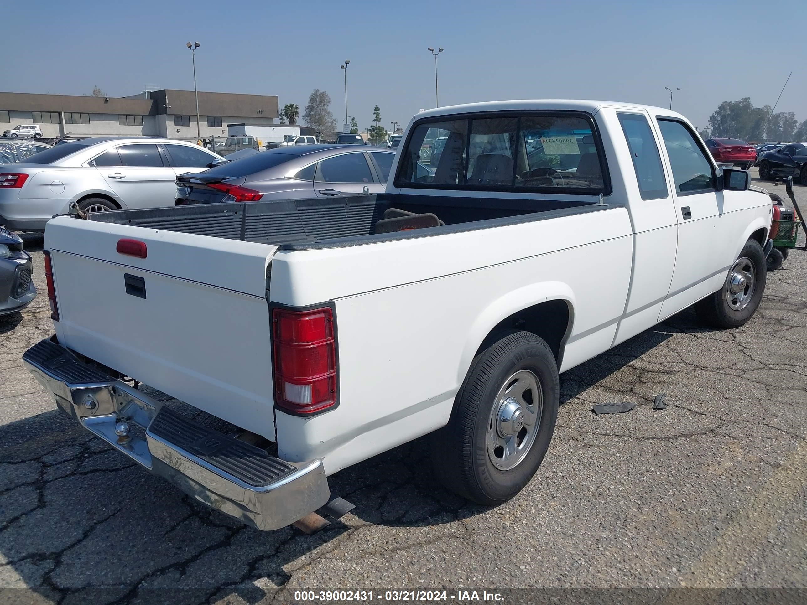 Photo 3 VIN: 1B7GL23Y9SW947198 - DODGE DAKOTA 