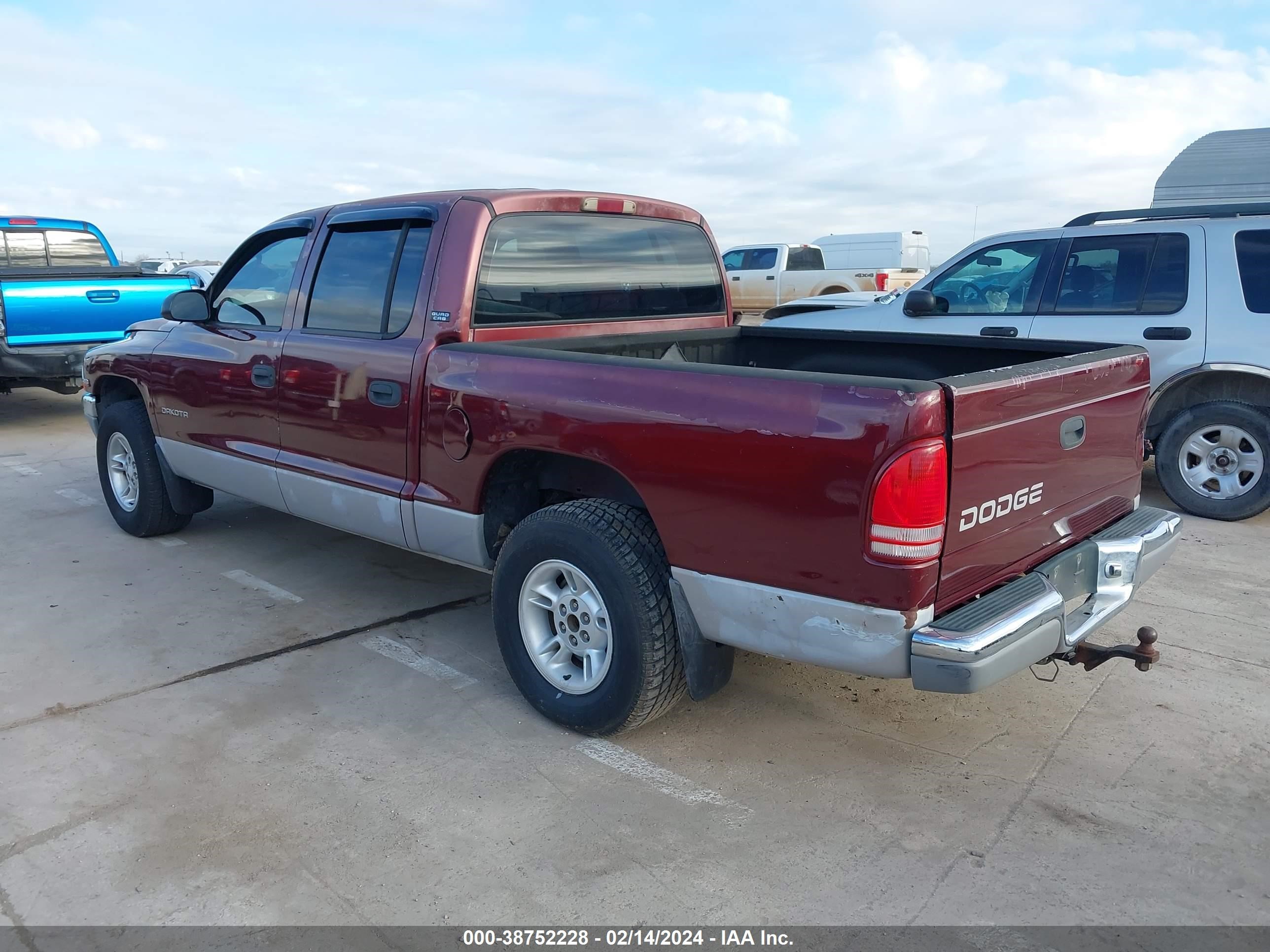 Photo 2 VIN: 1B7GL2AN4YS607790 - DODGE DAKOTA 