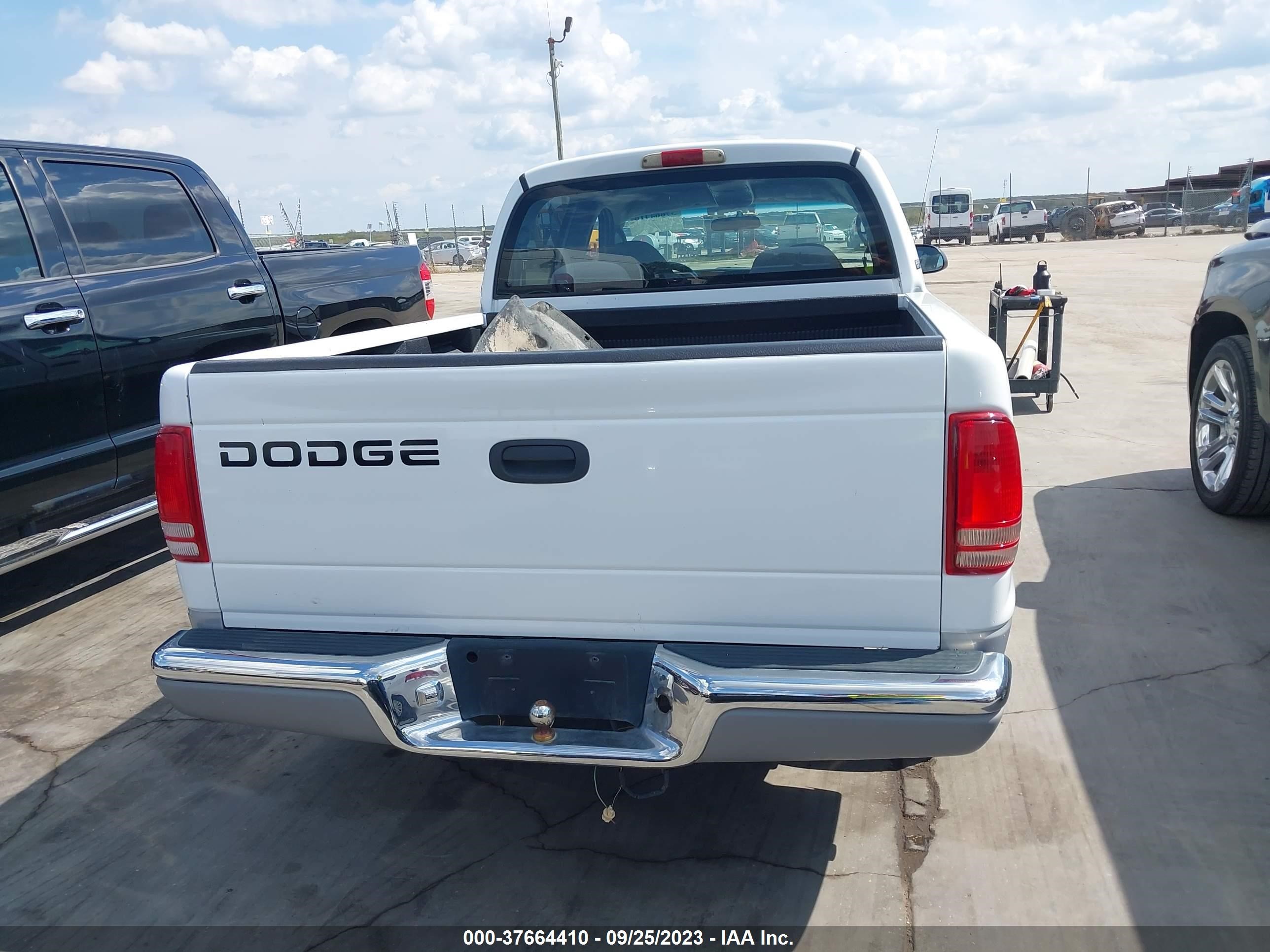 Photo 16 VIN: 1B7GL2AN4YS683011 - DODGE DAKOTA 