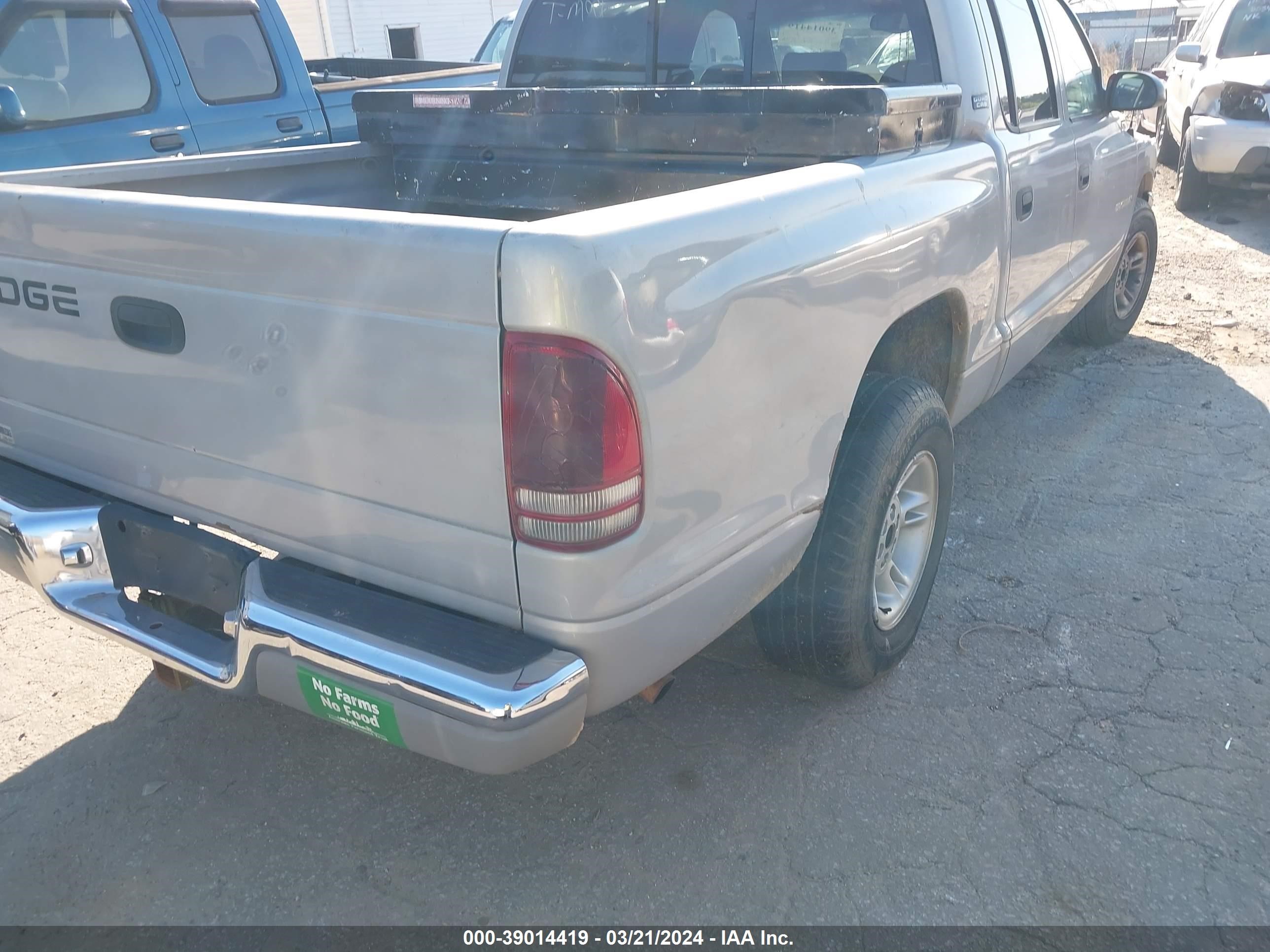 Photo 3 VIN: 1B7GL2AN4YS700356 - DODGE DAKOTA 