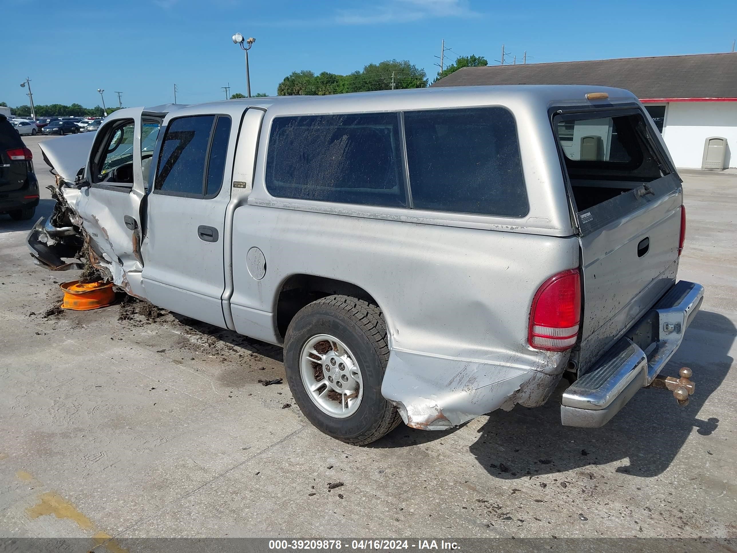 Photo 2 VIN: 1B7GL2AN7YS715613 - DODGE DAKOTA 