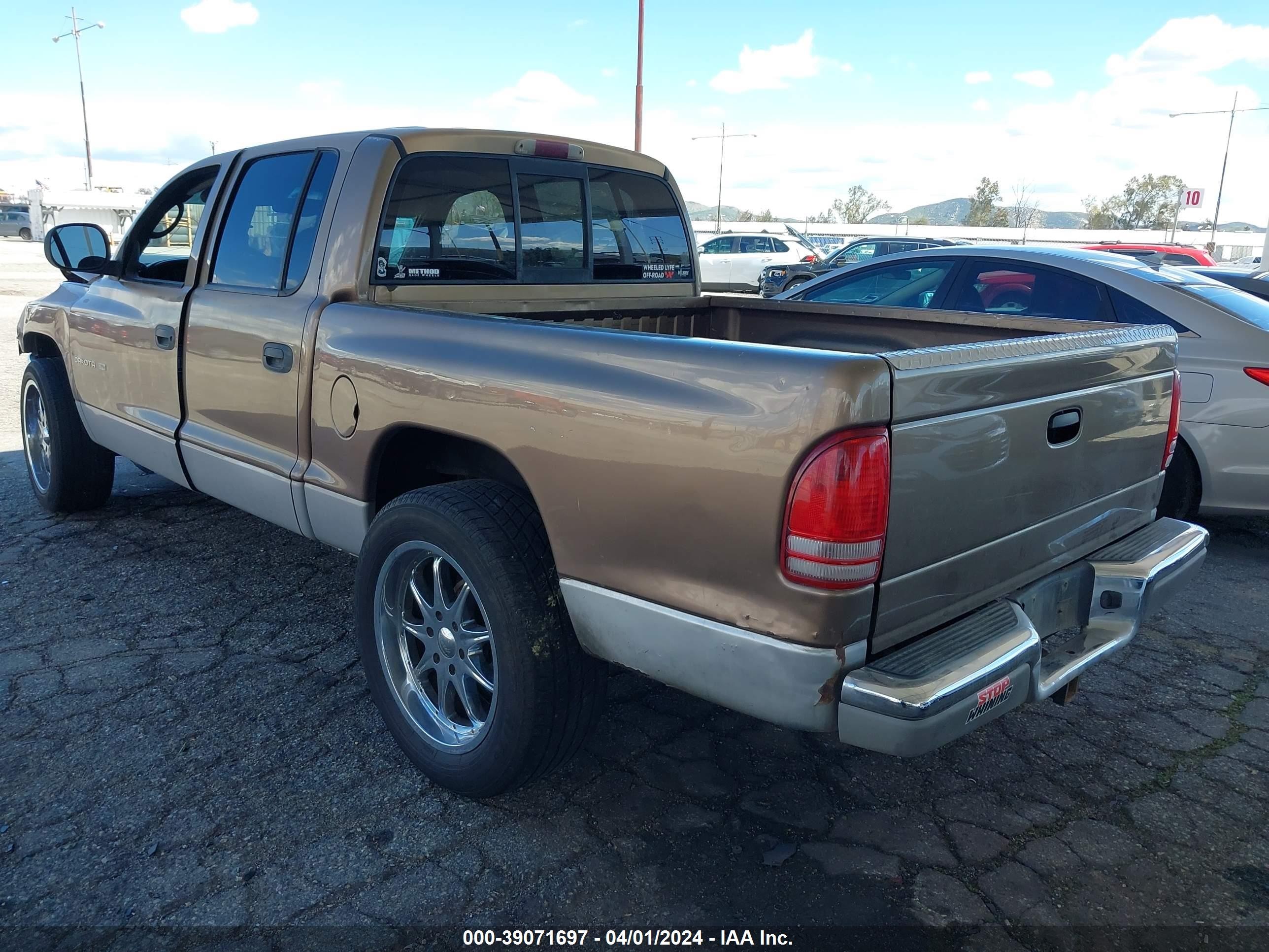 Photo 2 VIN: 1B7GL2ANXYS665399 - DODGE DAKOTA 