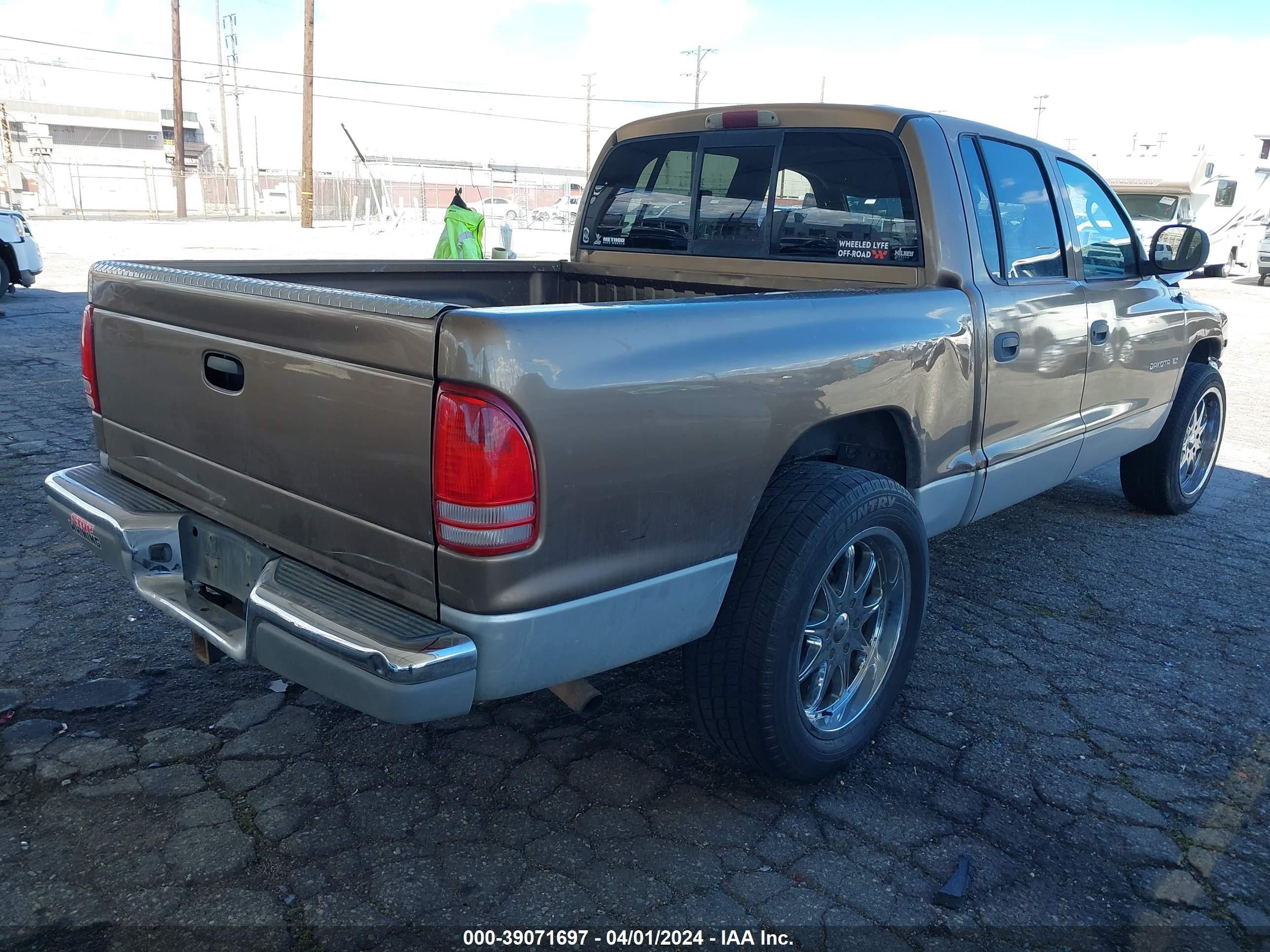 Photo 3 VIN: 1B7GL2ANXYS665399 - DODGE DAKOTA 