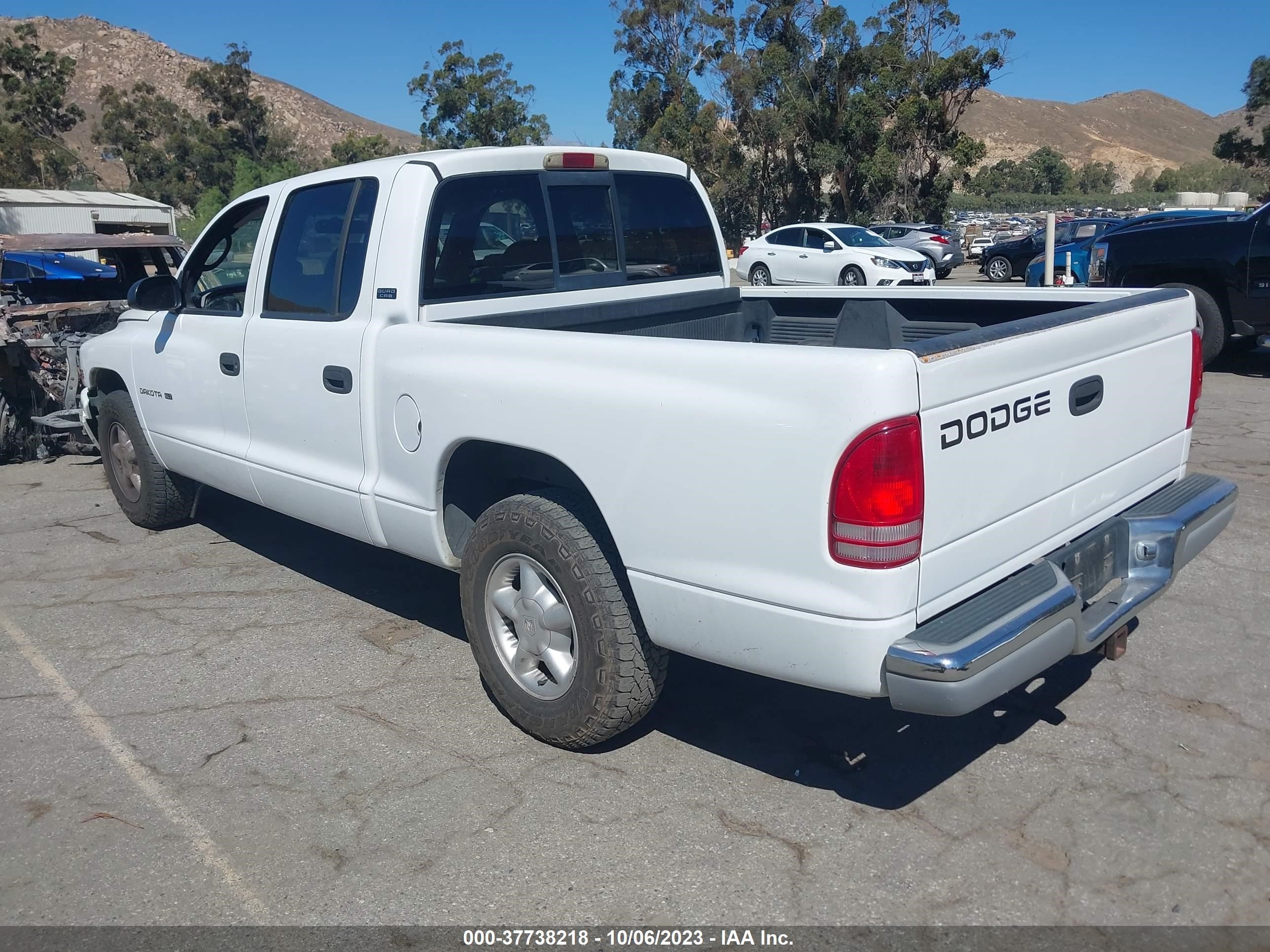 Photo 2 VIN: 1B7GL2AX4YS742687 - DODGE DAKOTA 