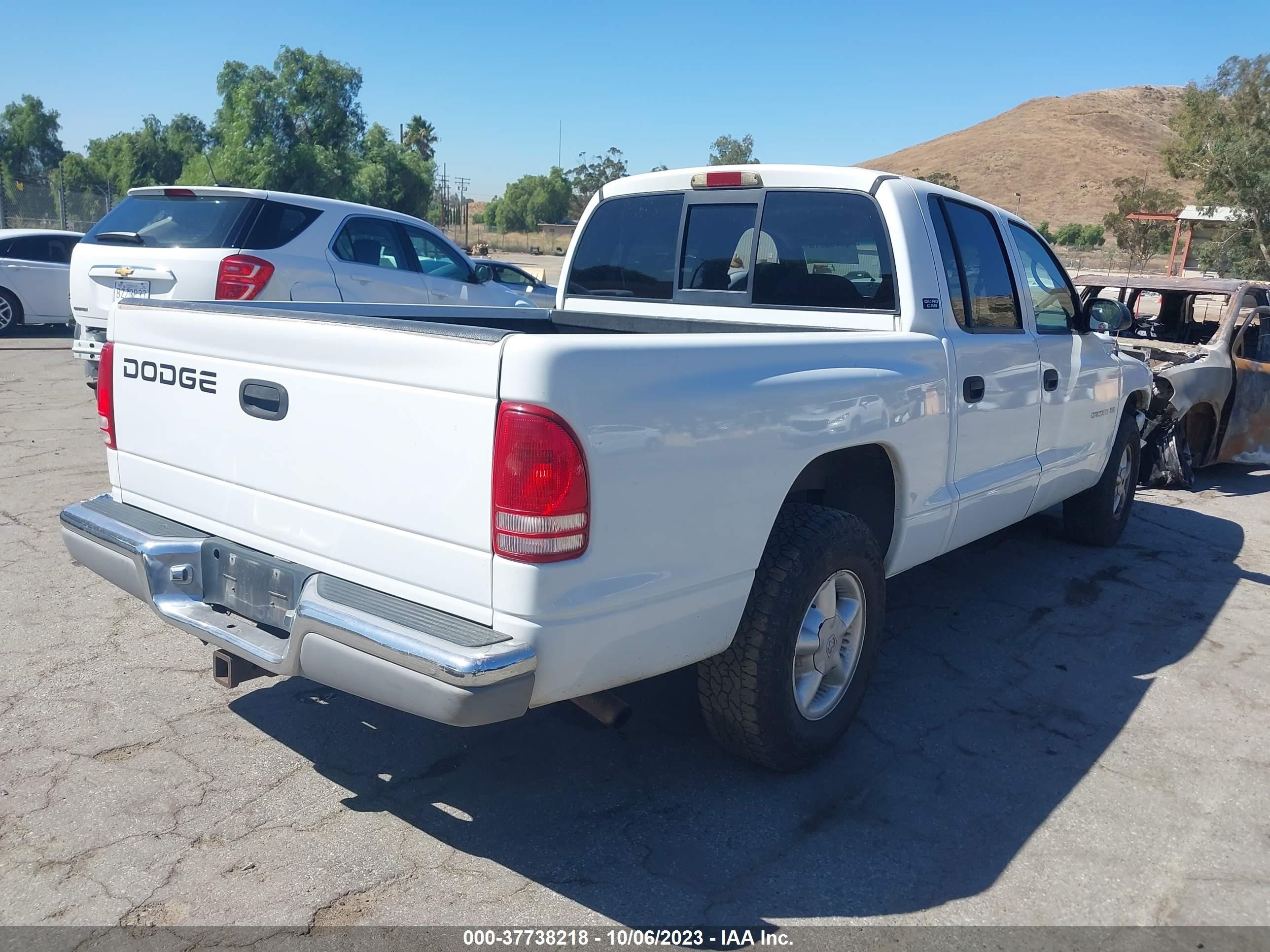 Photo 3 VIN: 1B7GL2AX4YS742687 - DODGE DAKOTA 