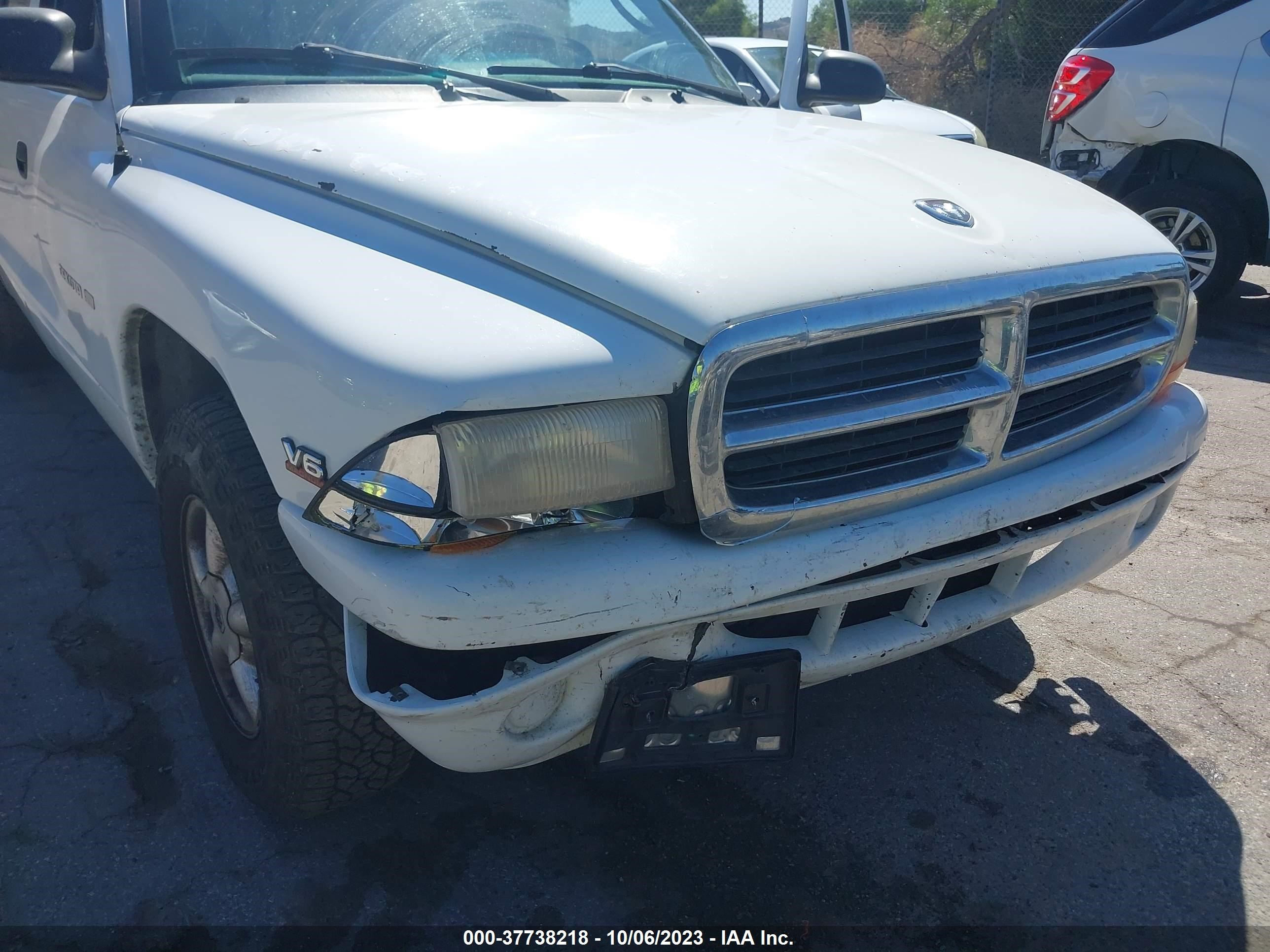 Photo 5 VIN: 1B7GL2AX4YS742687 - DODGE DAKOTA 