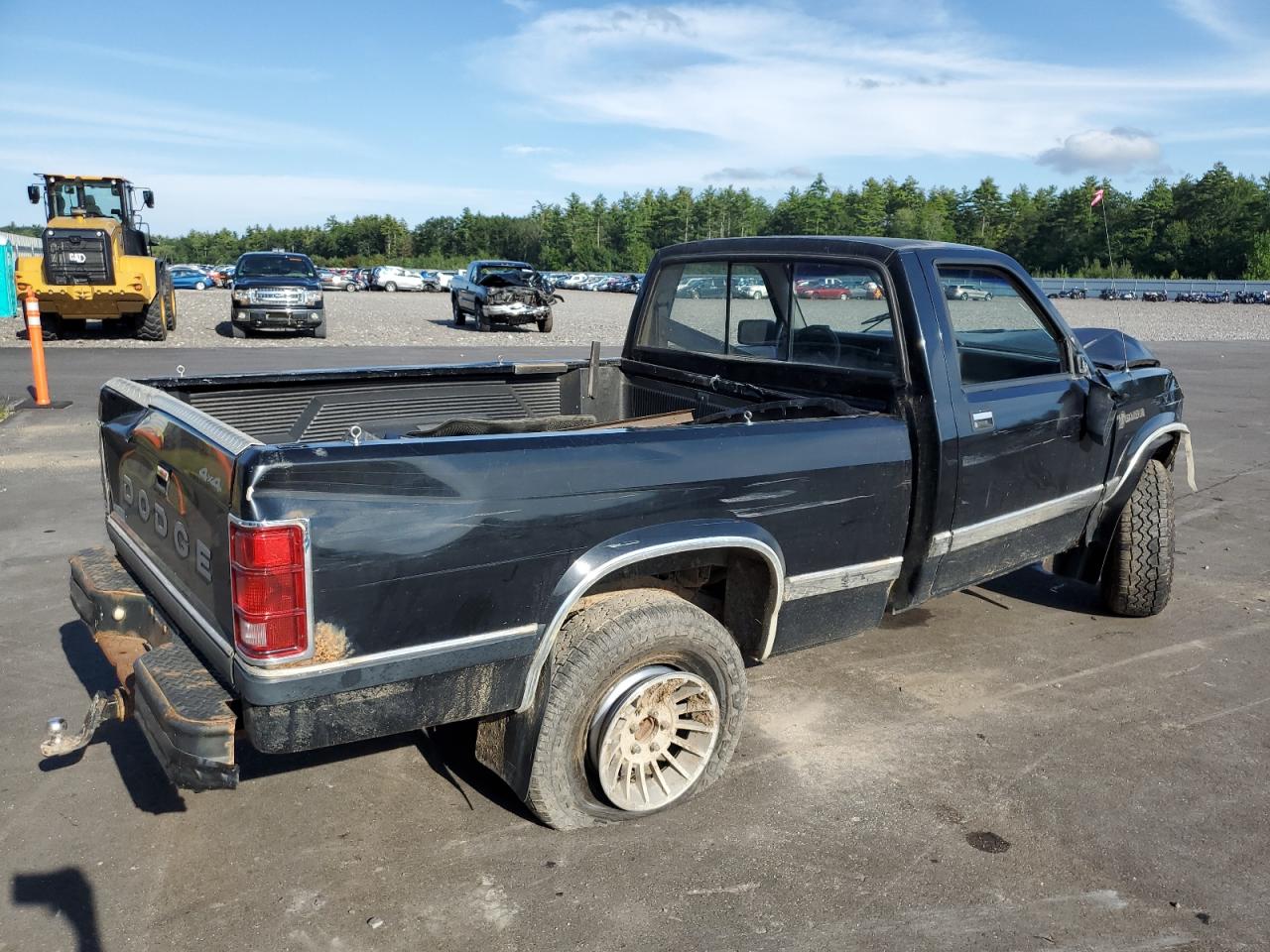 Photo 2 VIN: 1B7GR14X1JS608908 - DODGE DAKOTA 