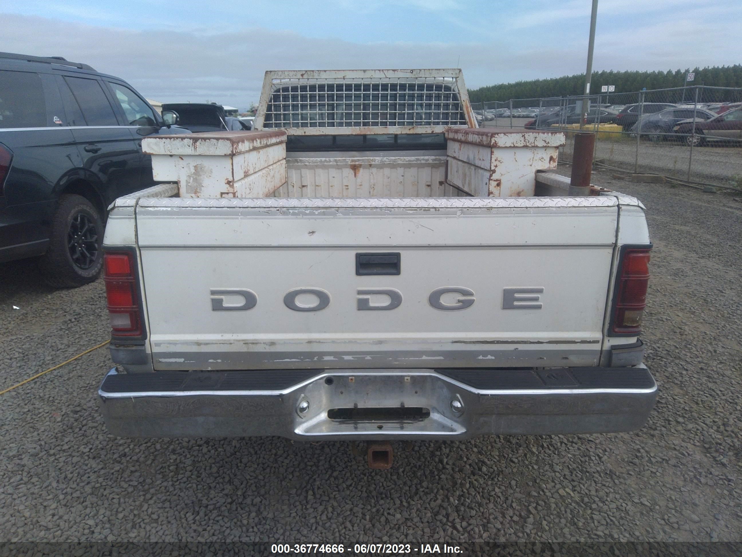 Photo 7 VIN: 1B7GR14X3JS794886 - DODGE DAKOTA 