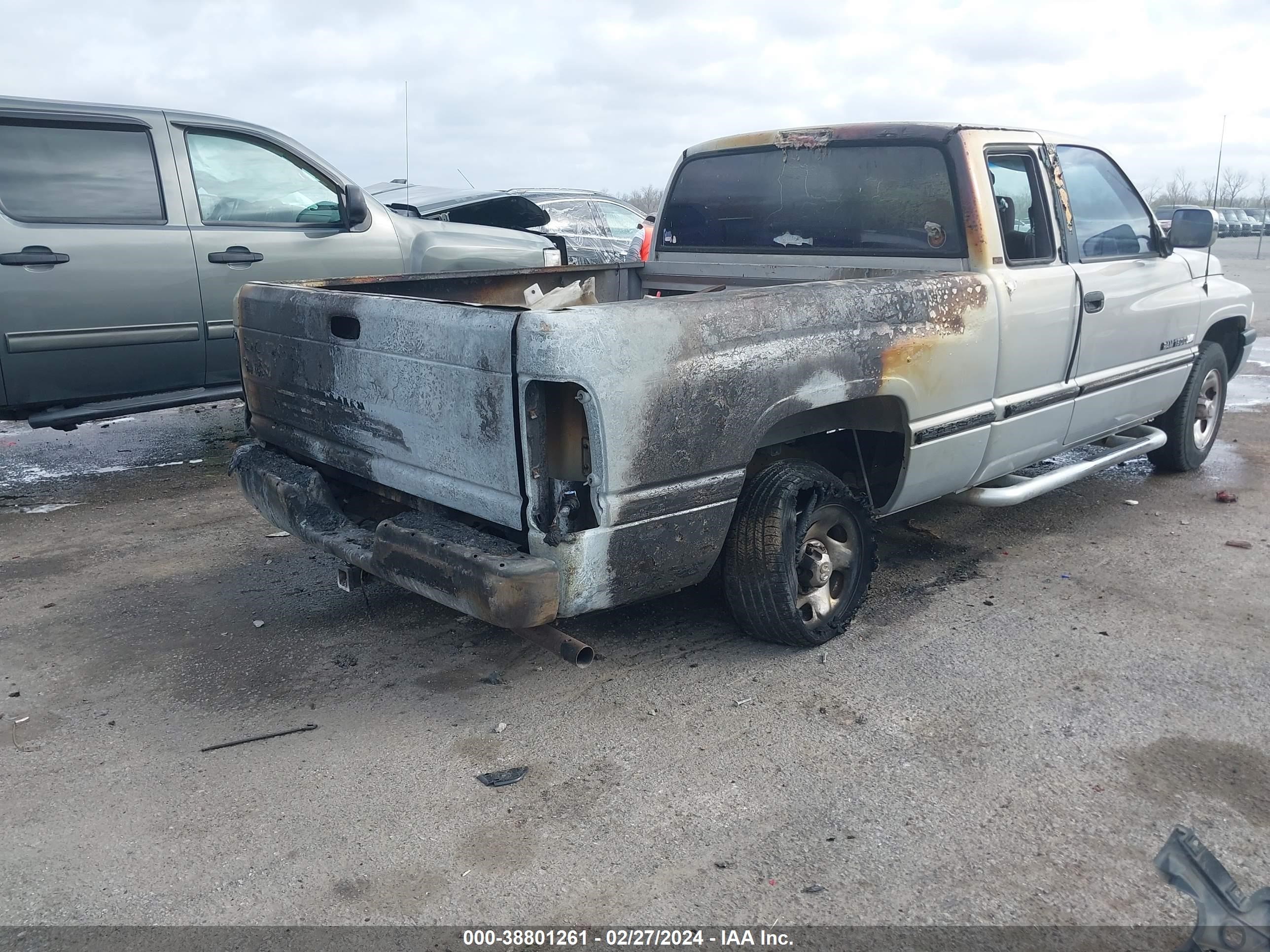 Photo 5 VIN: 1B7HC13Y0TJ114497 - DODGE RAM 