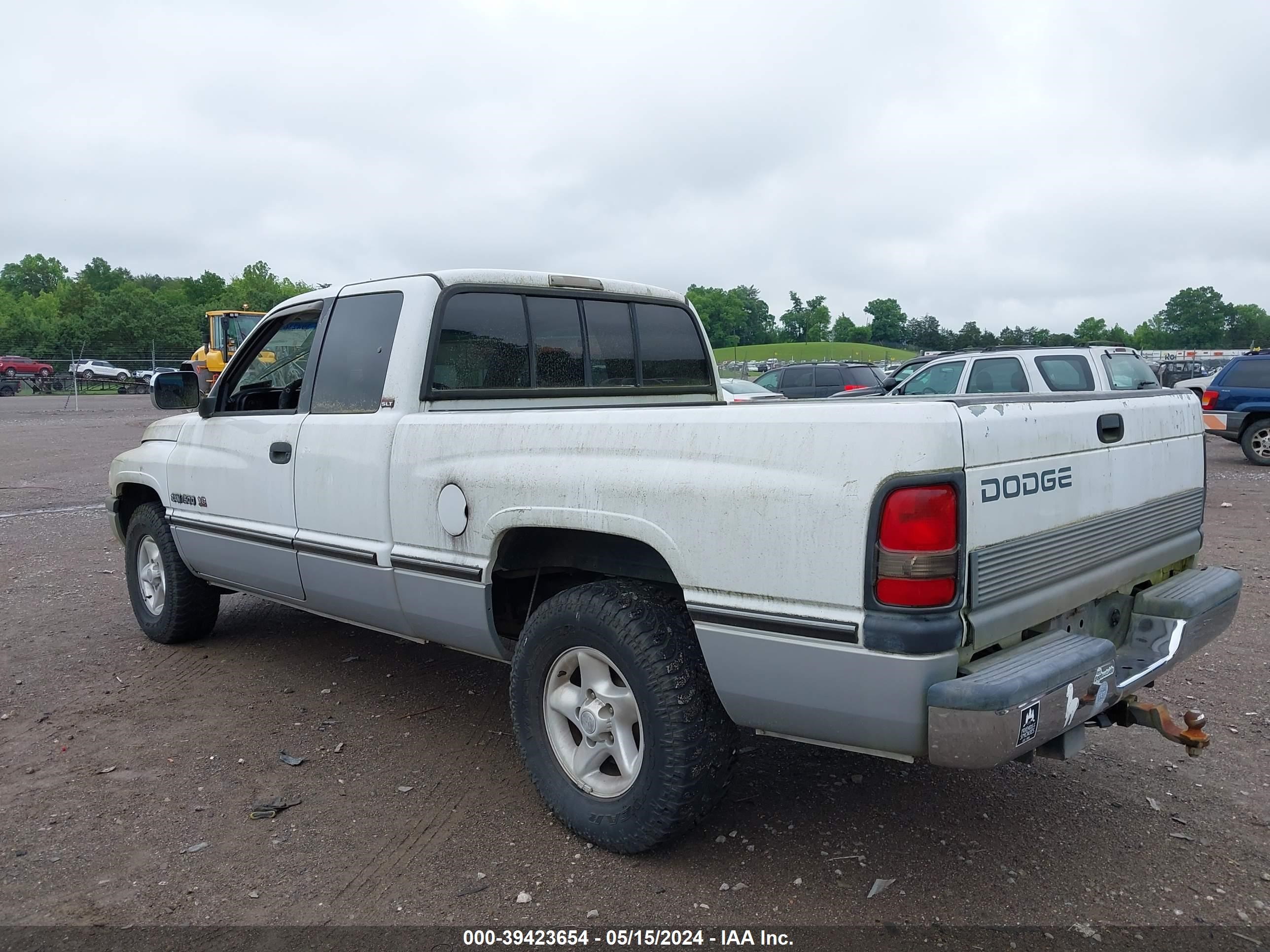 Photo 2 VIN: 1B7HC13Y0VJ549118 - DODGE RAM 